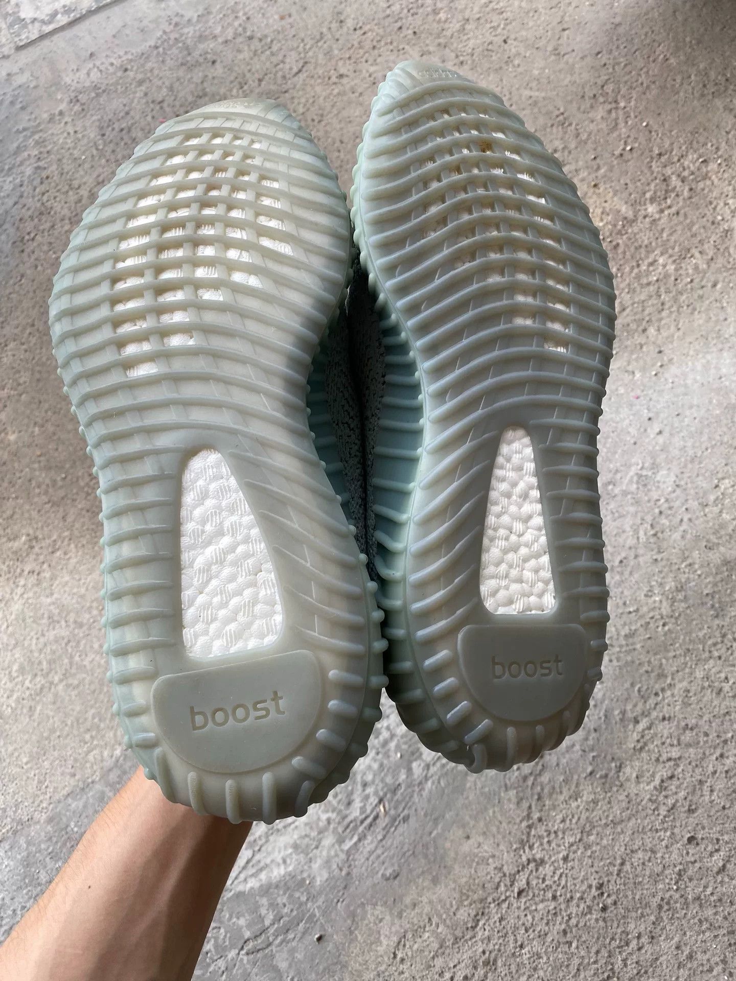 Yeezy Yeezy Green Lowtop Sneakers 42 Men Size US 9 / EU 42 - 2 Thumbnail