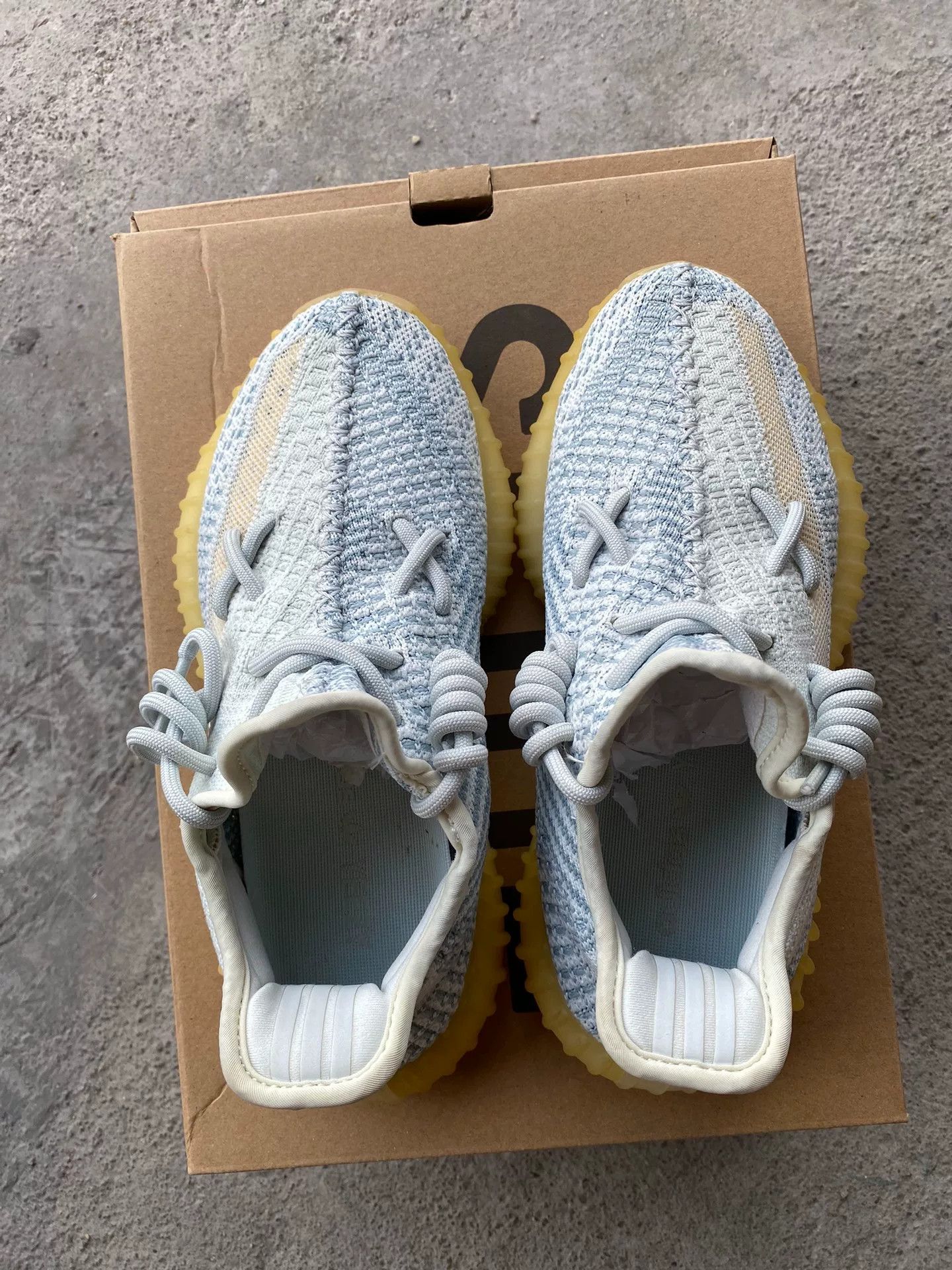 Adidas Adidas YEEZY350 White Lowtop Sneakers 36 Men Size US 5 / EU 37 - 2 Thumbnail