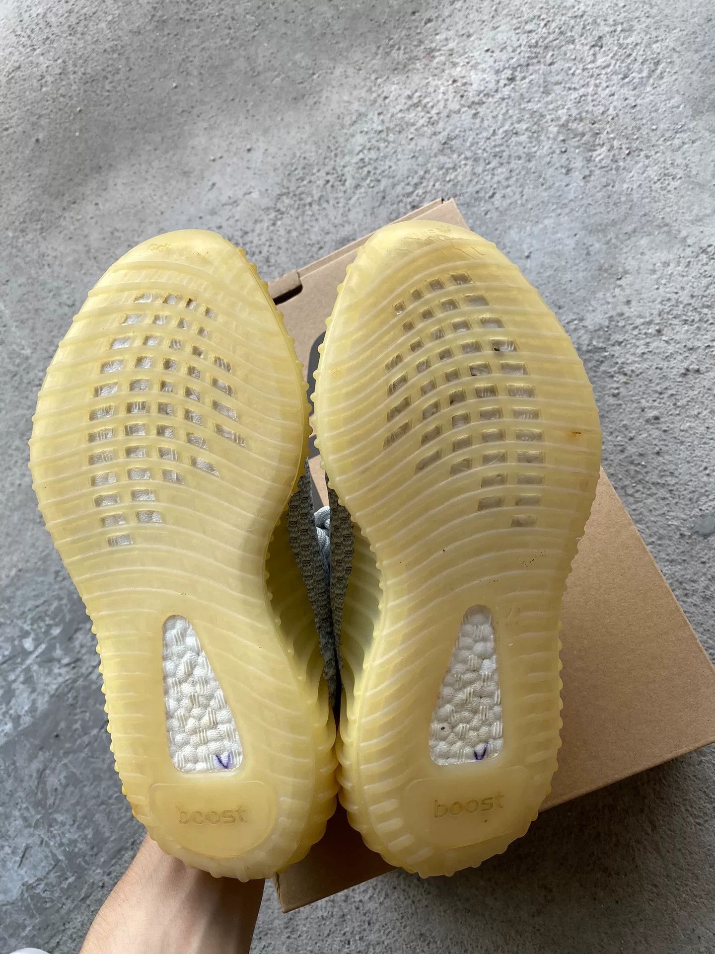 Adidas Adidas YEEZY350 White Lowtop Sneakers 36 Men Size US 5 / EU 37 - 4 Thumbnail