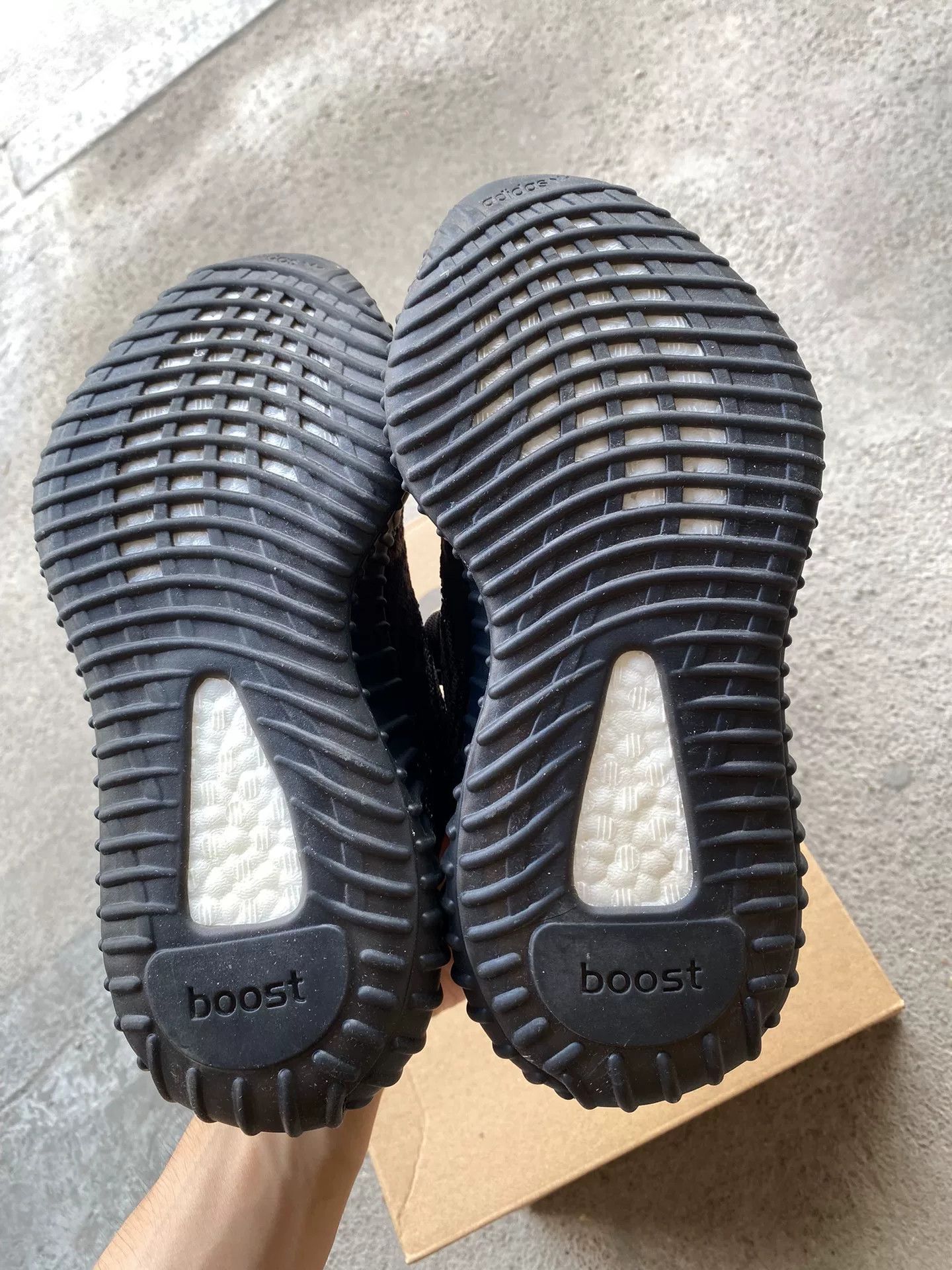 Adidas Adidas YEEZY350 Black Lowtop Sneakers 36 Men Size US 5 / EU 37 - 4 Thumbnail