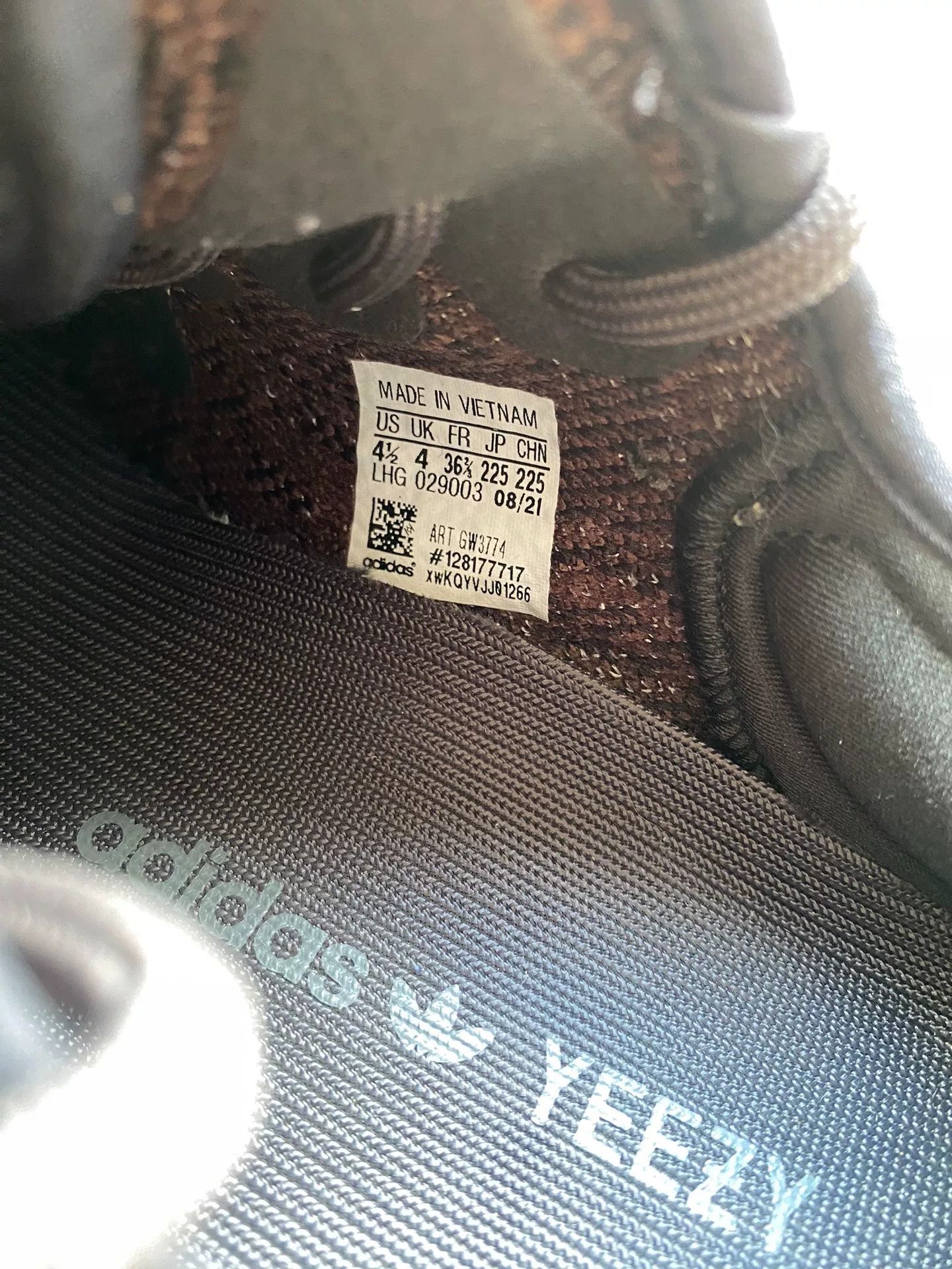 Adidas Adidas YEEZY350 Black Lowtop Sneakers 36 Men Size US 5 / EU 37 - 6 Thumbnail
