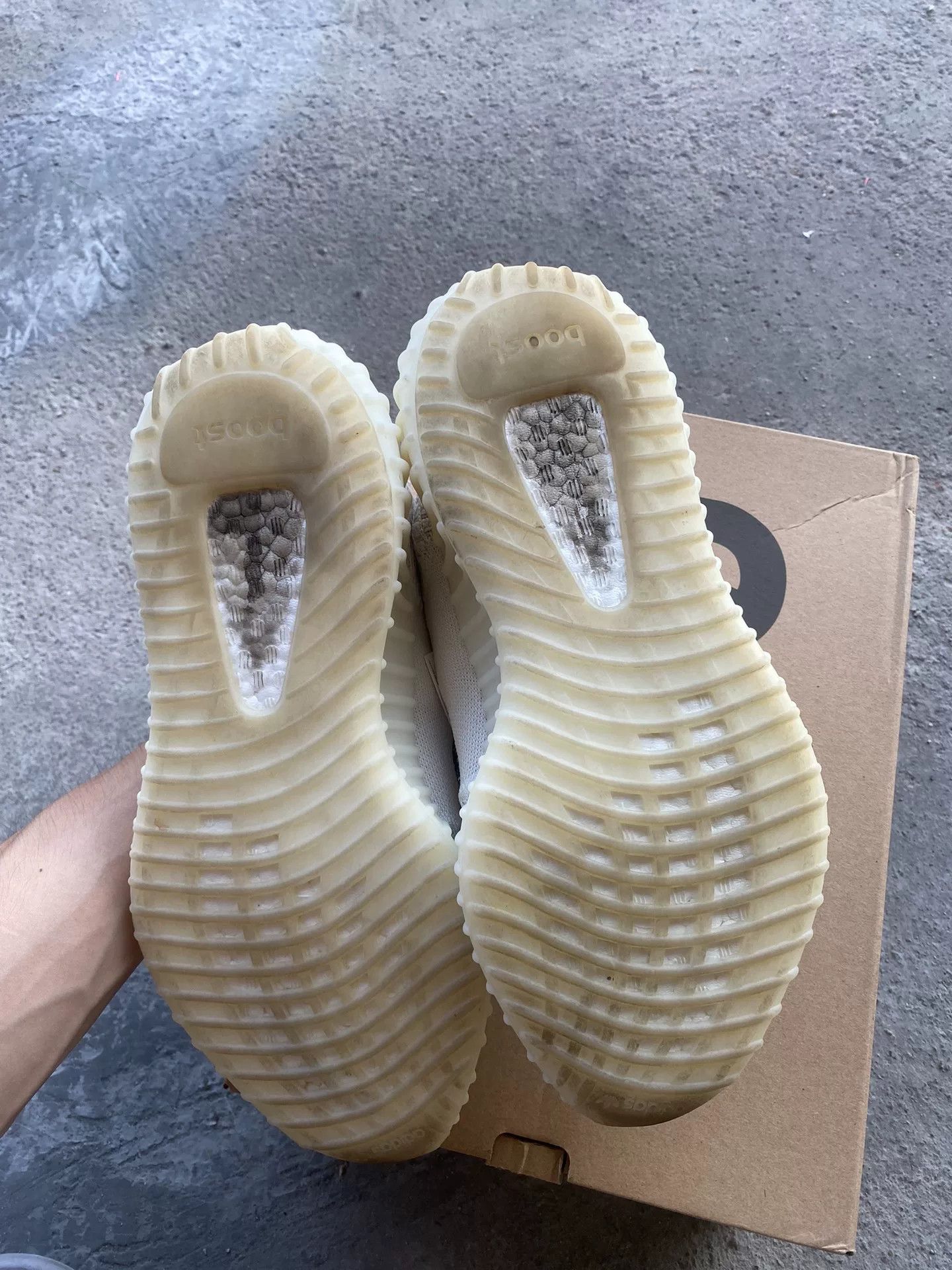 Adidas Adidas YEEZY350 White Lowtop Sneakers 35 Men Size US 5 / EU 37 - 5 Thumbnail