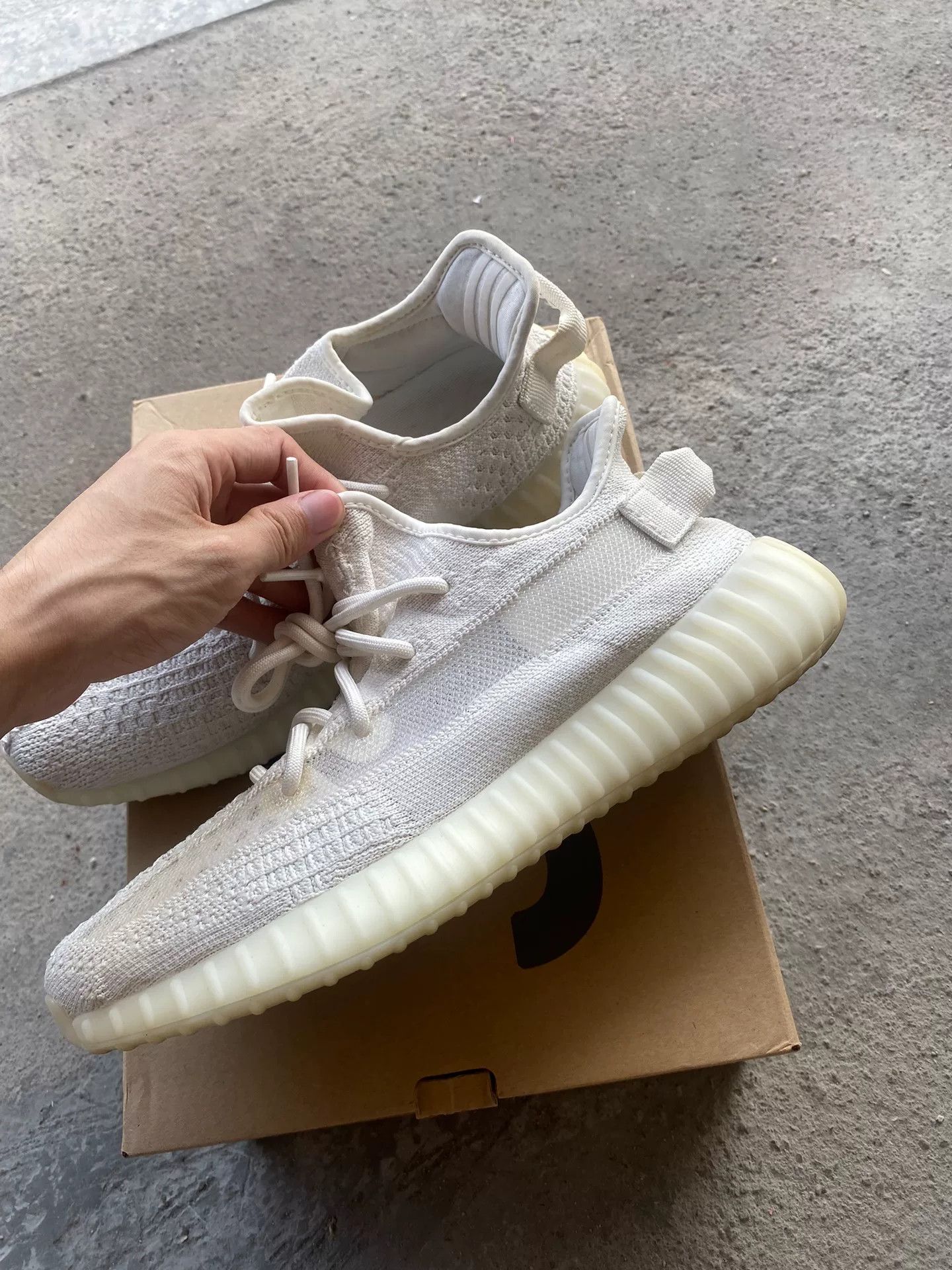 Adidas Adidas YEEZY350 White Lowtop Sneakers 35 Men Size US 5 / EU 37 - 4 Thumbnail