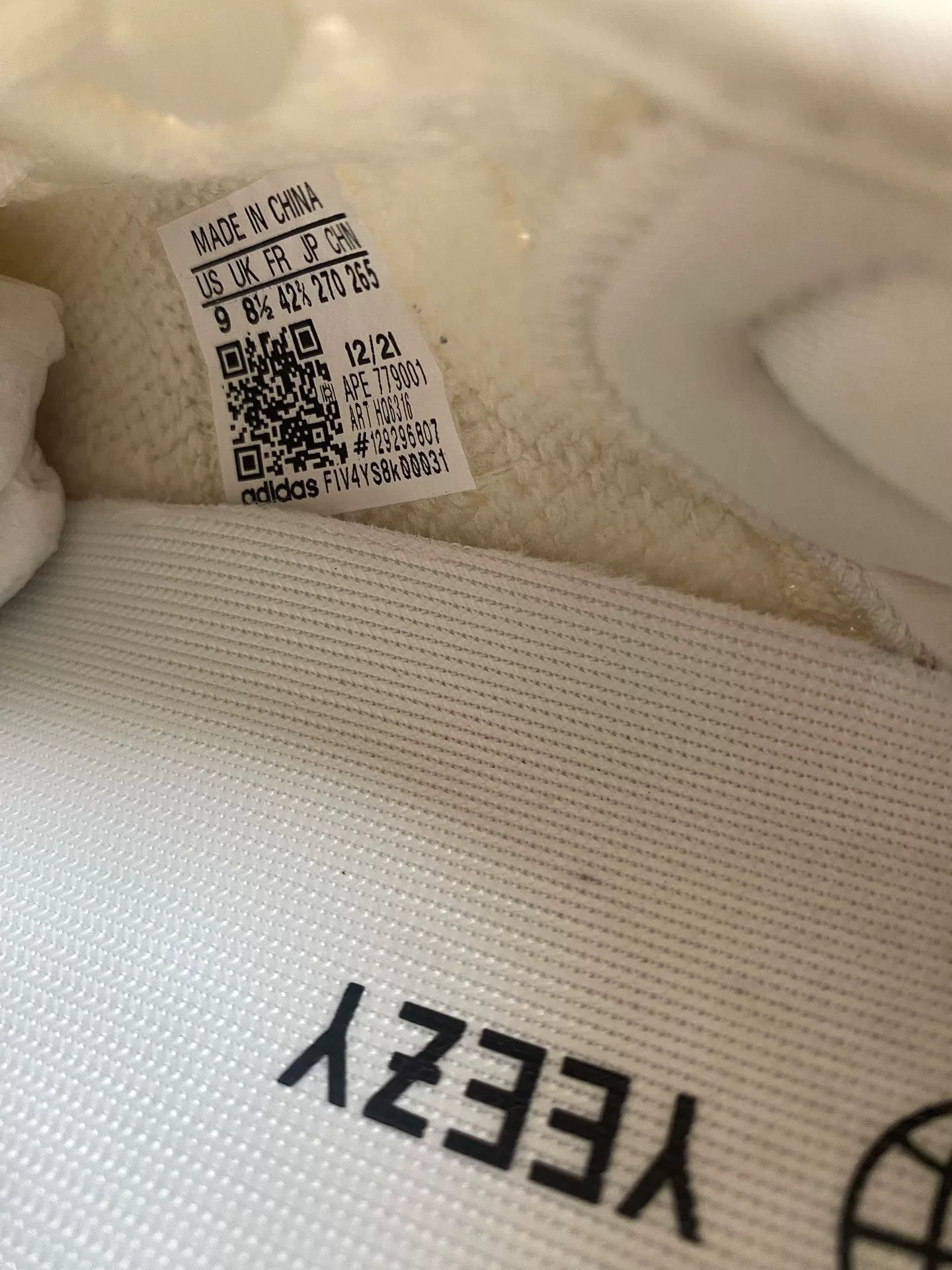 Adidas Adidas YEEZY350 White Lowtop Sneakers 35 Men Size US 5 / EU 37 - 7 Thumbnail