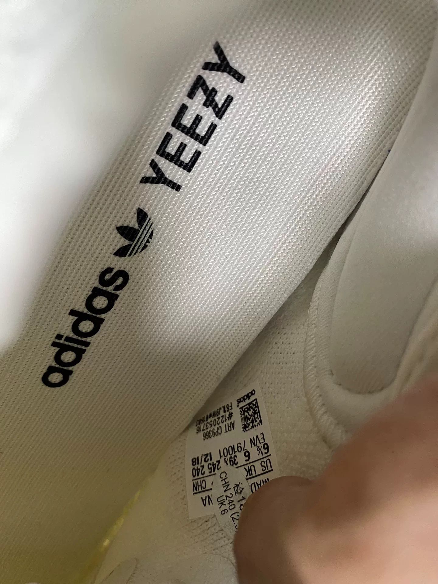 Adidas Adidas YEEZY350 White Lowtop Sneakers 39 Men Size US 6.5 / EU 39-40 - 4 Thumbnail