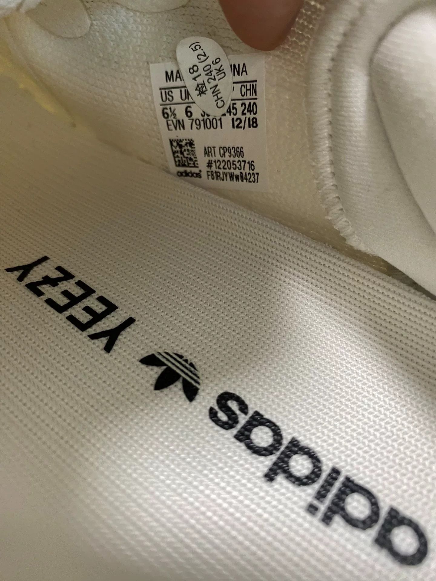 Adidas Adidas YEEZY350 White Lowtop Sneakers 39 Men Size US 6.5 / EU 39-40 - 3 Thumbnail