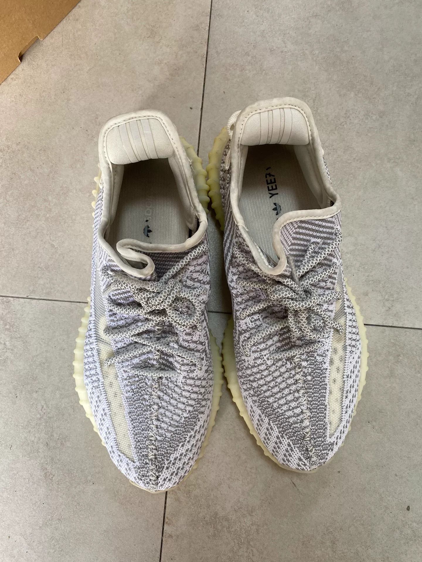 Adidas Adidas YEEZY350 White Lowtop Sneakers 42 Men Size US 9 / EU 42 - 2 Thumbnail