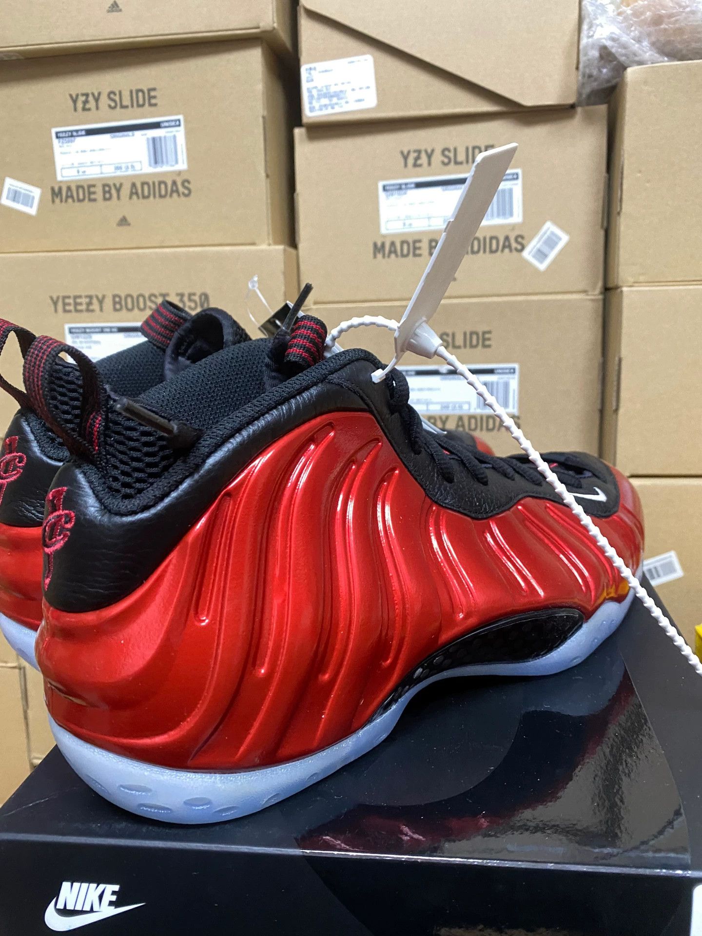 Nike Nike Basketball Red Lowtop Sneakers 42 Men Size US 9 / EU 42 - 2 Thumbnail