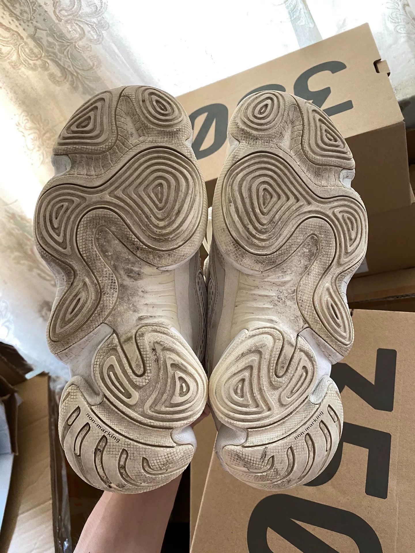 Adidas Adidas YEEZY500 White Lowtop Sneakers 40 Men Size US 7.5 / EU 40-41 - 6 Thumbnail