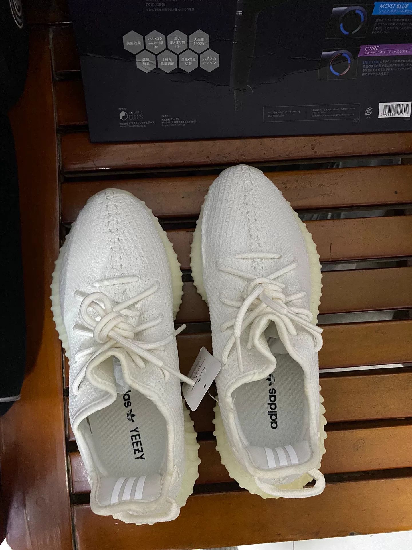 Adidas Adidas YEEZY350 White Lowtop Sneakers 40 Men Size US 7.5 / EU 40-41 - 4 Thumbnail