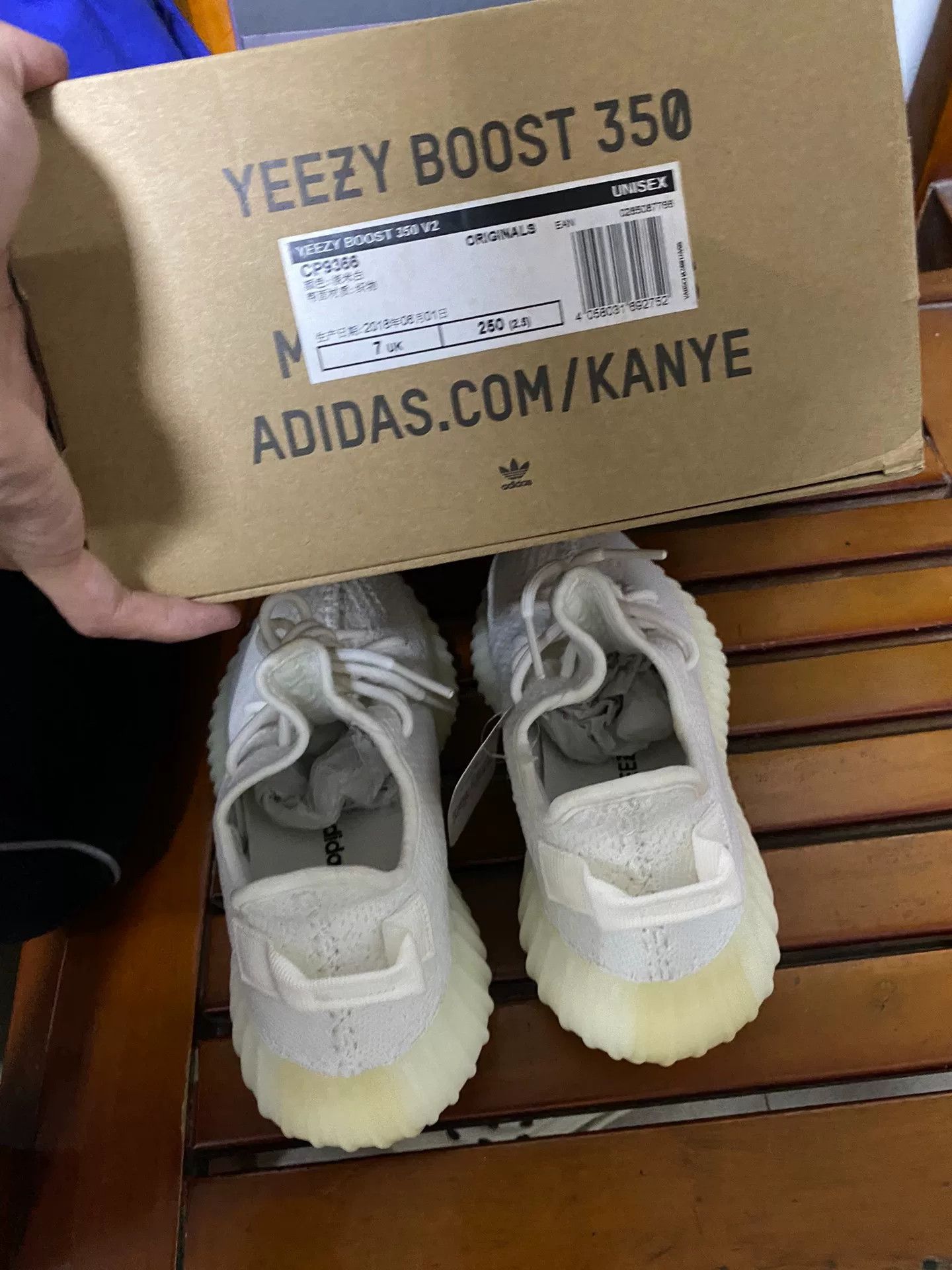 Adidas Adidas YEEZY350 White Lowtop Sneakers 40 Men Size US 7.5 / EU 40-41 - 3 Thumbnail
