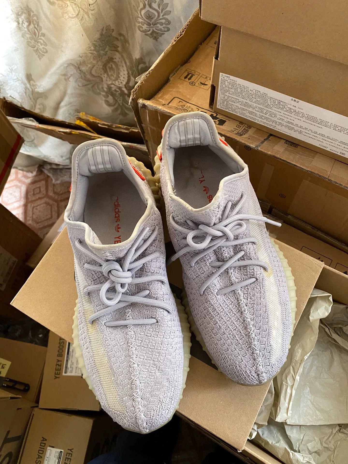 Adidas Adidas YEEZY350 Lowtop Sneakers 10 Men Size US 10 / EU 43 - 6 Thumbnail