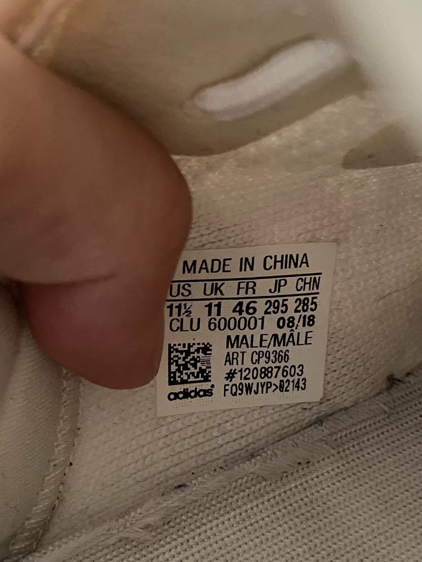 Yeezy Yeezy White Lowtop Sneakers 11 Men Size US 11 / EU 44 - 3 Thumbnail