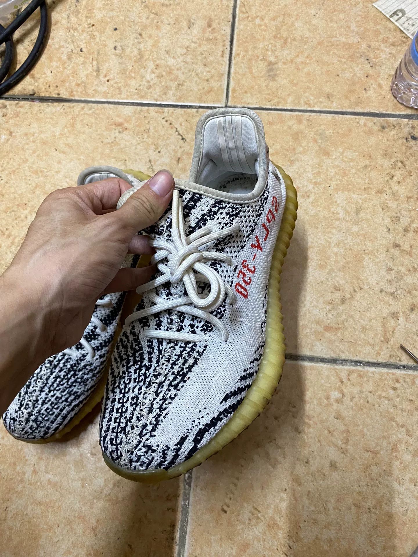 Adidas Adidas YEEZY350 White Lowtop Sneakers 42 Men Size US 9 / EU 42 - 2 Thumbnail