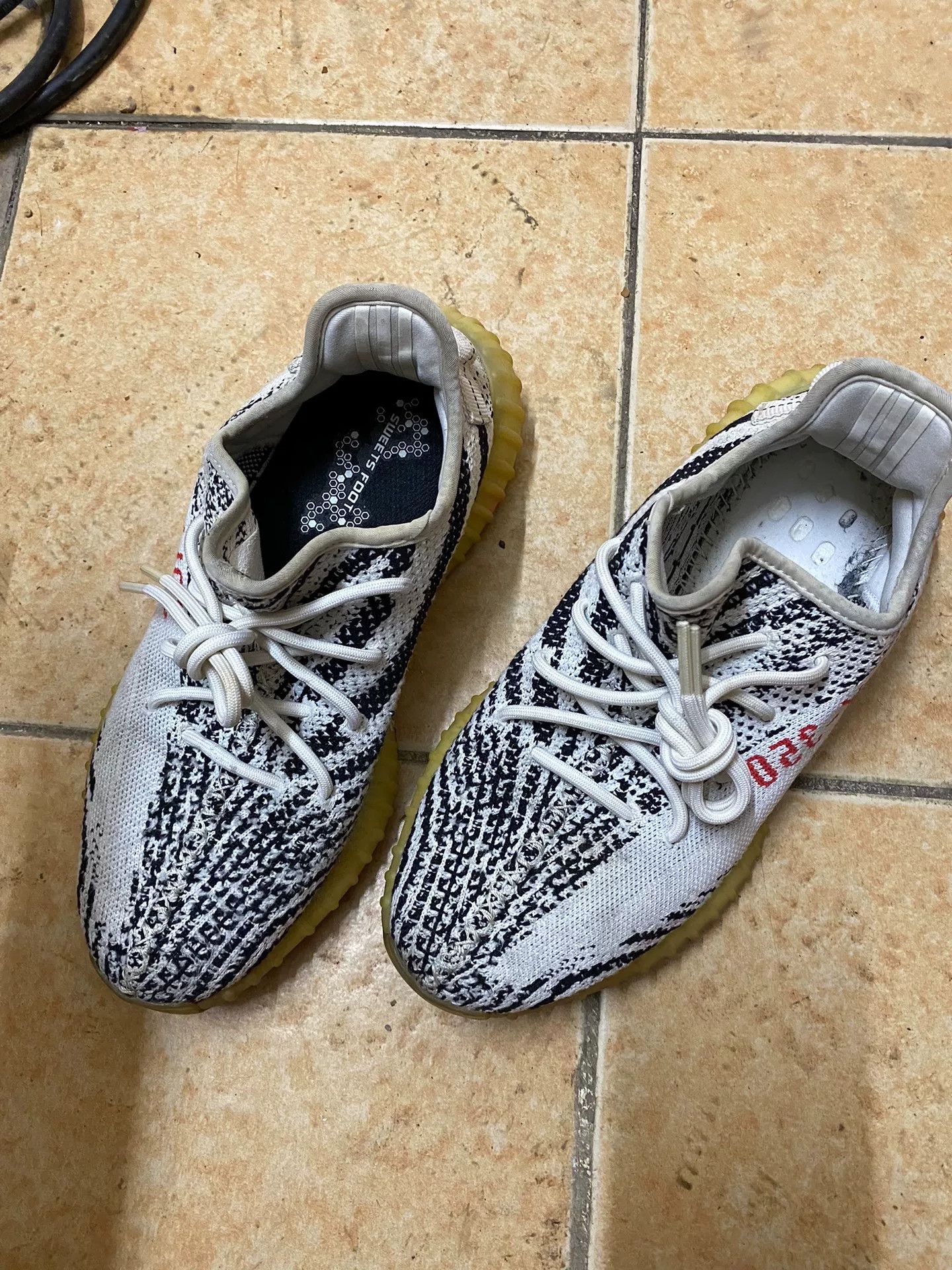 Adidas Adidas YEEZY350 White Lowtop Sneakers 42 Men Size US 9 / EU 42 - 3 Thumbnail