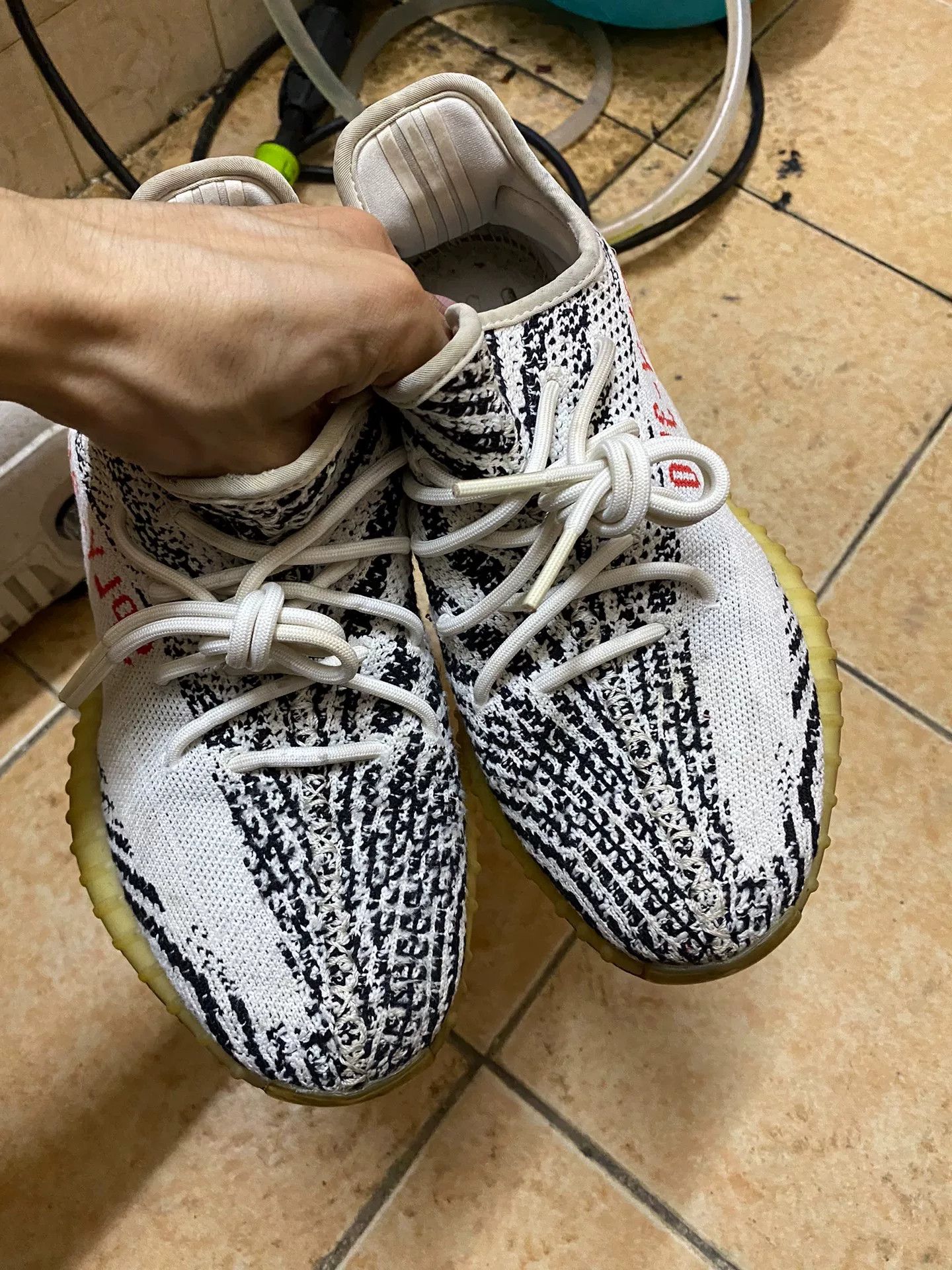 Adidas Adidas YEEZY350 White Lowtop Sneakers 42 Men Size US 9 / EU 42 - 4 Thumbnail