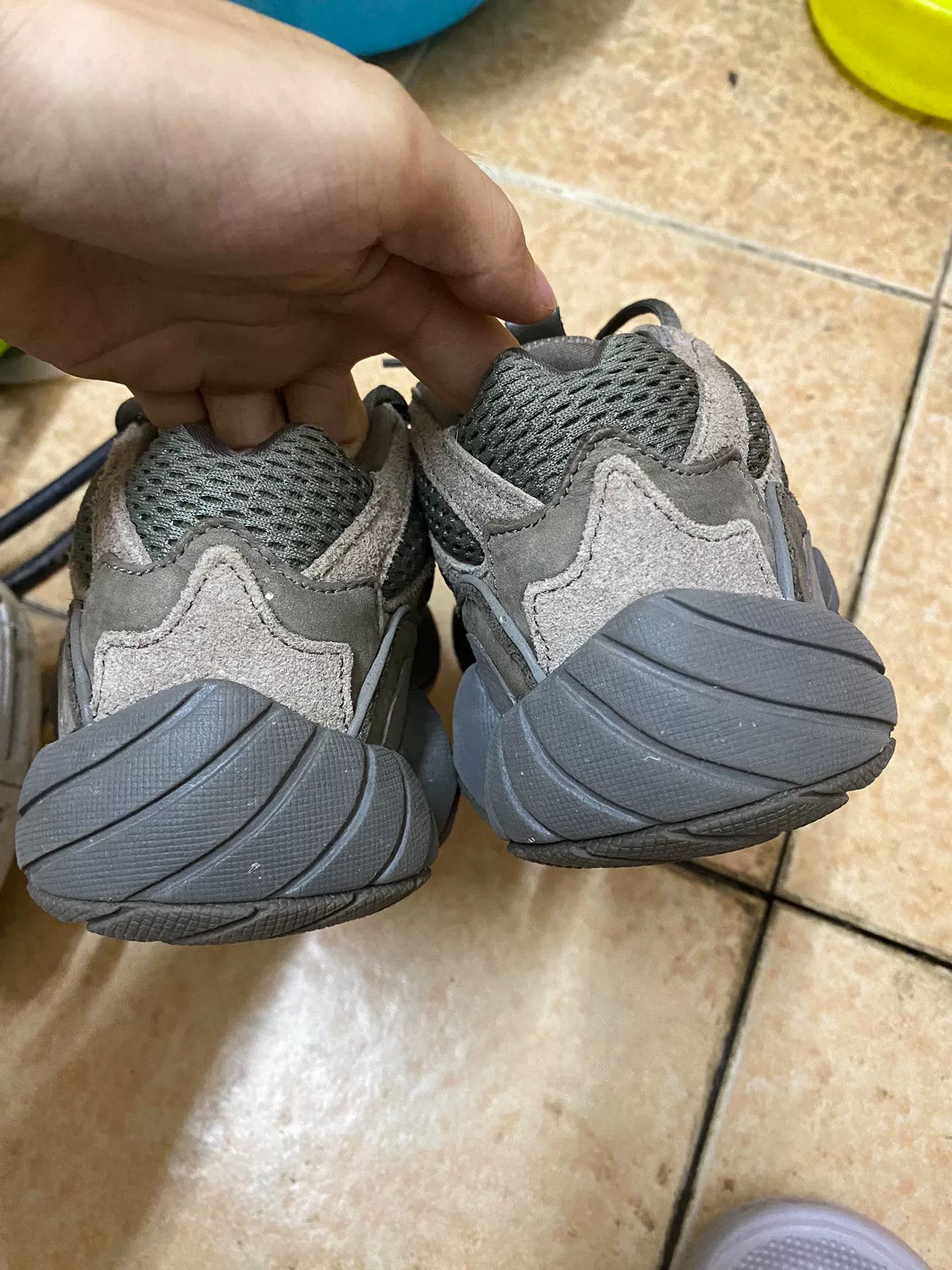Adidas Adidas YEEZY500 Brown Lowtop Sneakers 38 Men Size US 6 / EU 39 - 2 Thumbnail