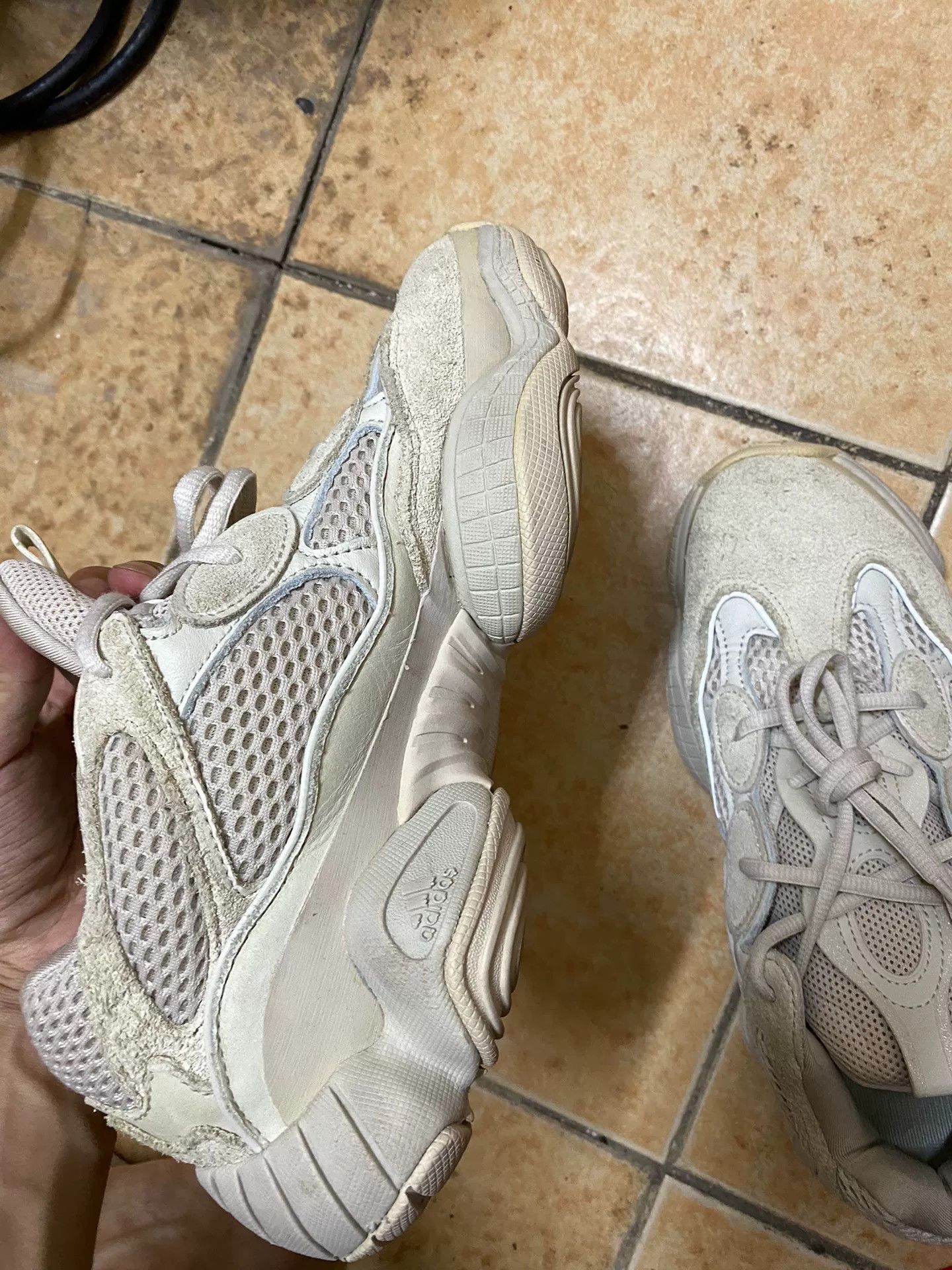Adidas Adidas YEEZY500 White Lowtop Sneakers 41 Men Size US 8.5 / EU 41-42 - 9 Thumbnail