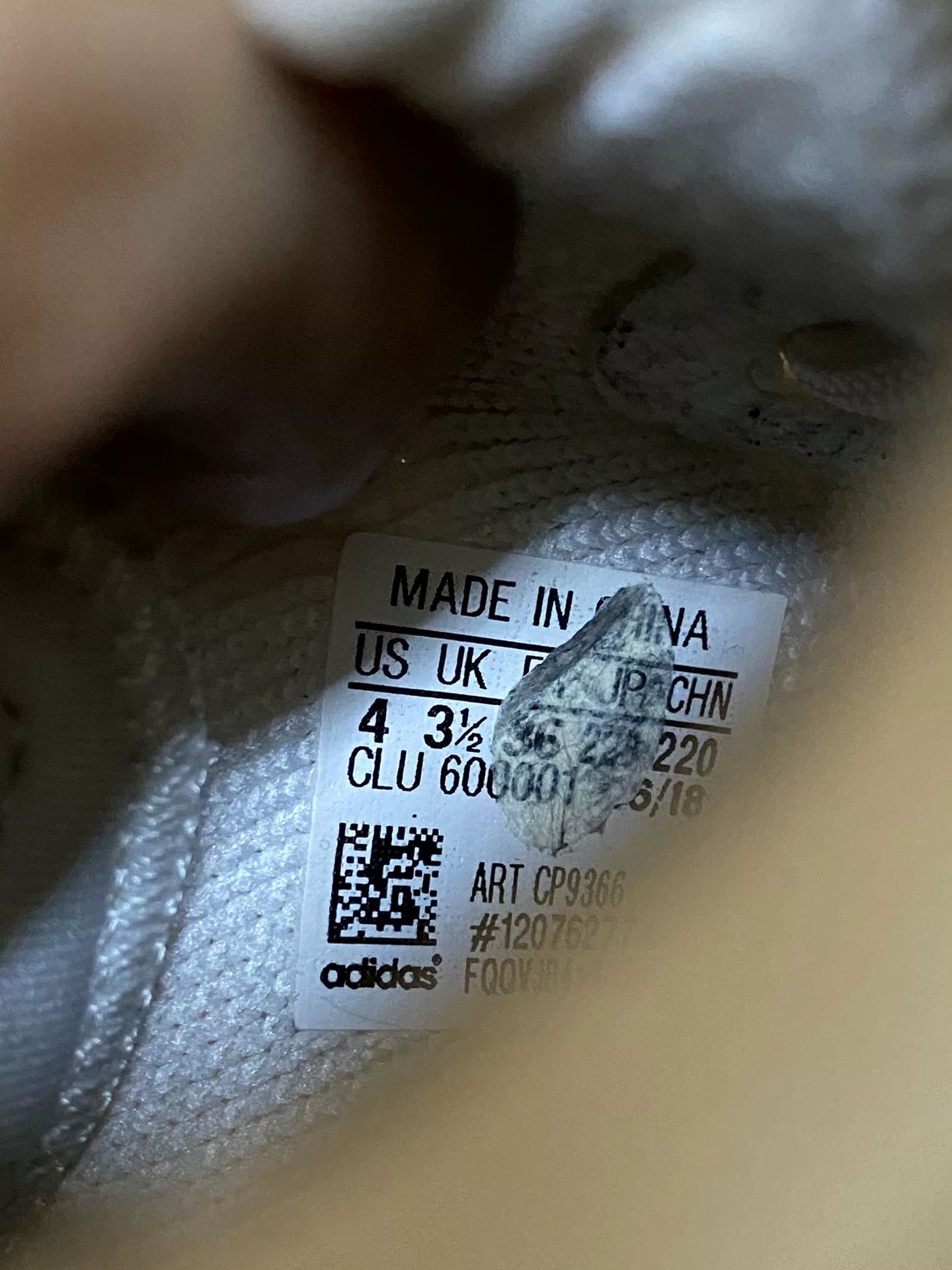 Adidas Adidas YEEZY350 White Lowtop Sneakers 36 Men Size US 5 / EU 37 - 3 Thumbnail