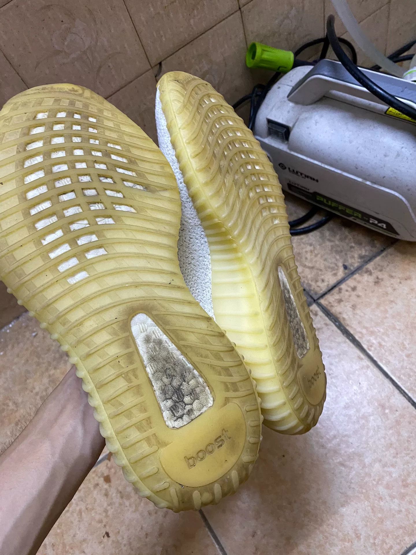 Adidas Adidas YEEZY350 White Lowtop Sneakers 40 Men Size US 7.5 / EU 40-41 - 4 Thumbnail