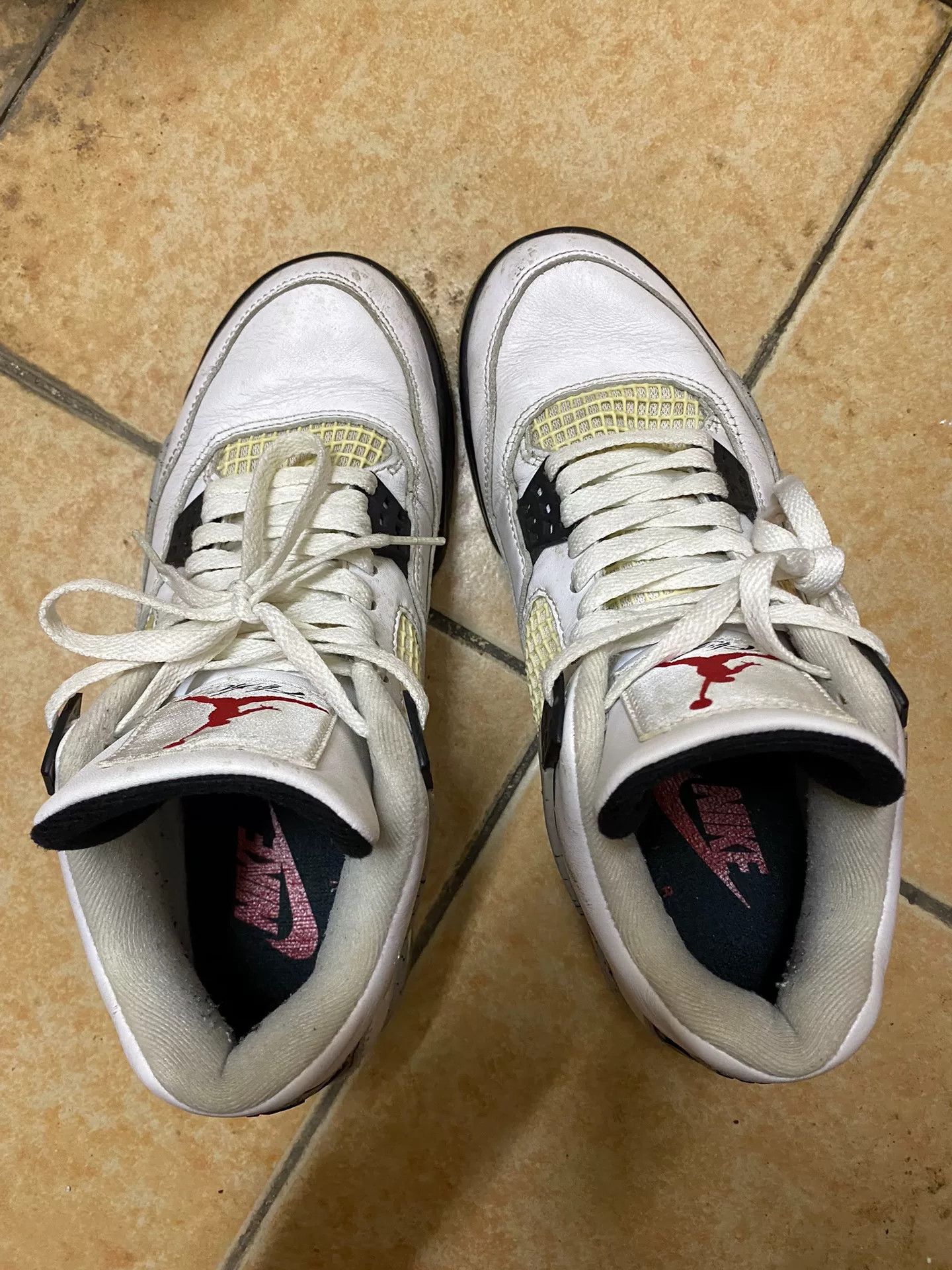 Nike Nike White Lowtop Sneakers 40 Men Size US 7.5 / EU 40-41 - 2 Thumbnail