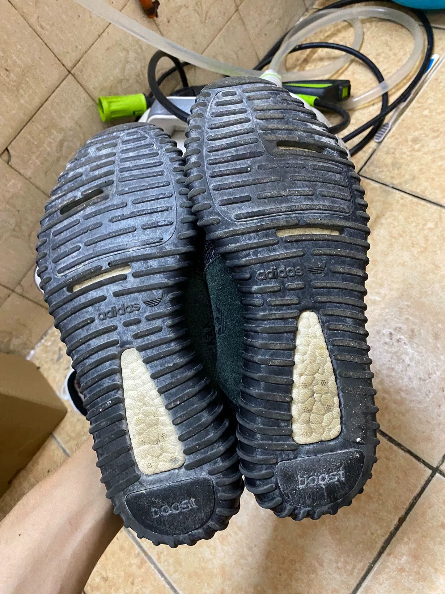Yeezy Yeezy Black Lowtop Sneakers 41 Men Size US 8.5 / EU 41-42 - 7 Thumbnail