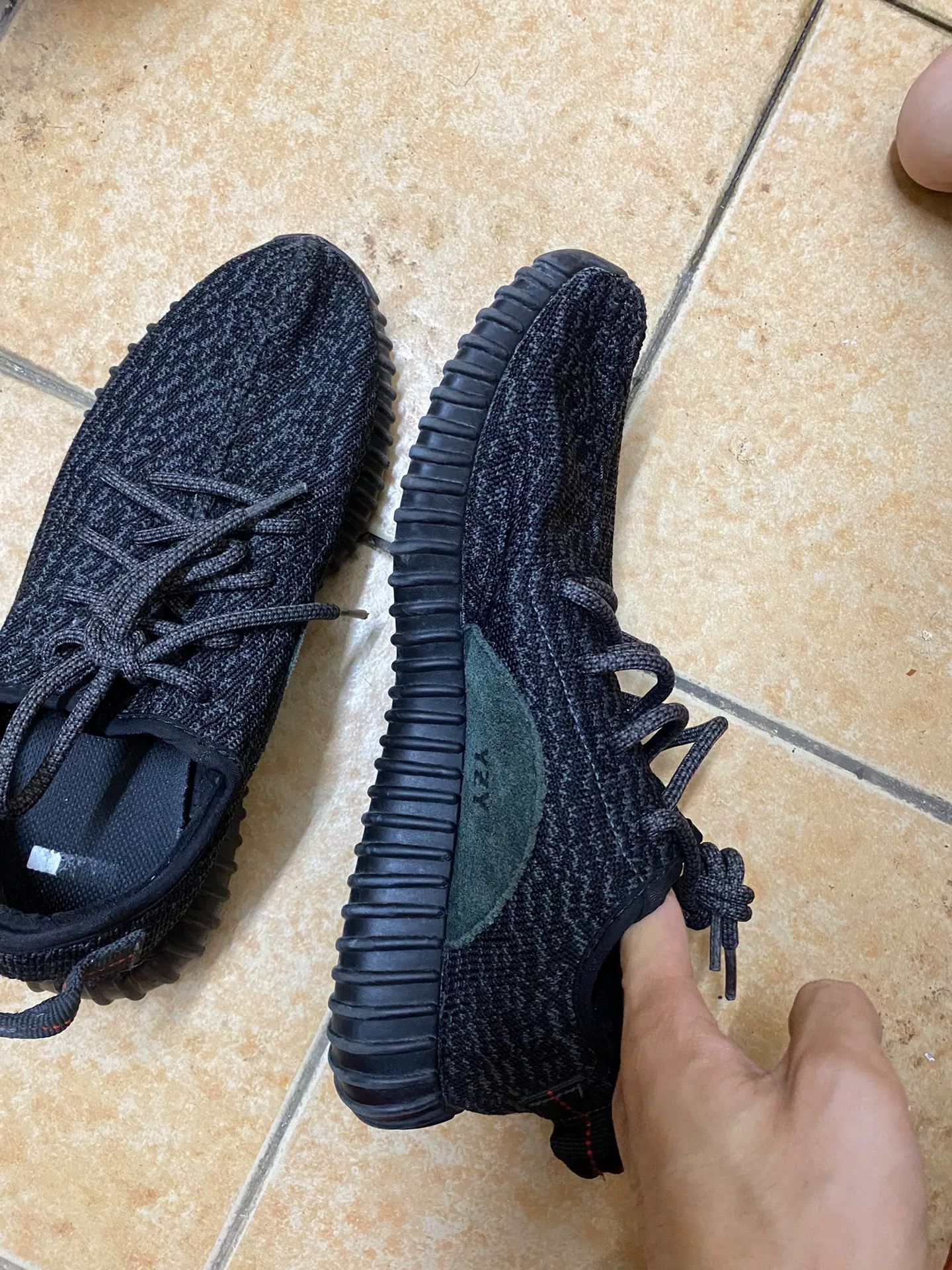 Yeezy Yeezy Black Lowtop Sneakers 41 Men Size US 8.5 / EU 41-42 - 2 Thumbnail