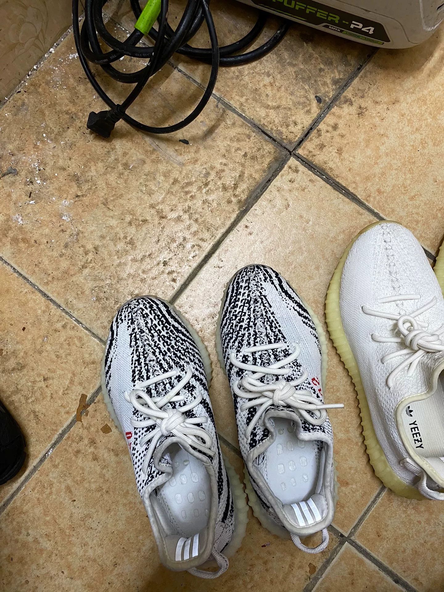 Adidas Adidas YEEZY350 White Lowtop Sneakers 40 Men Size US 7.5 / EU 40-41 - 7 Thumbnail