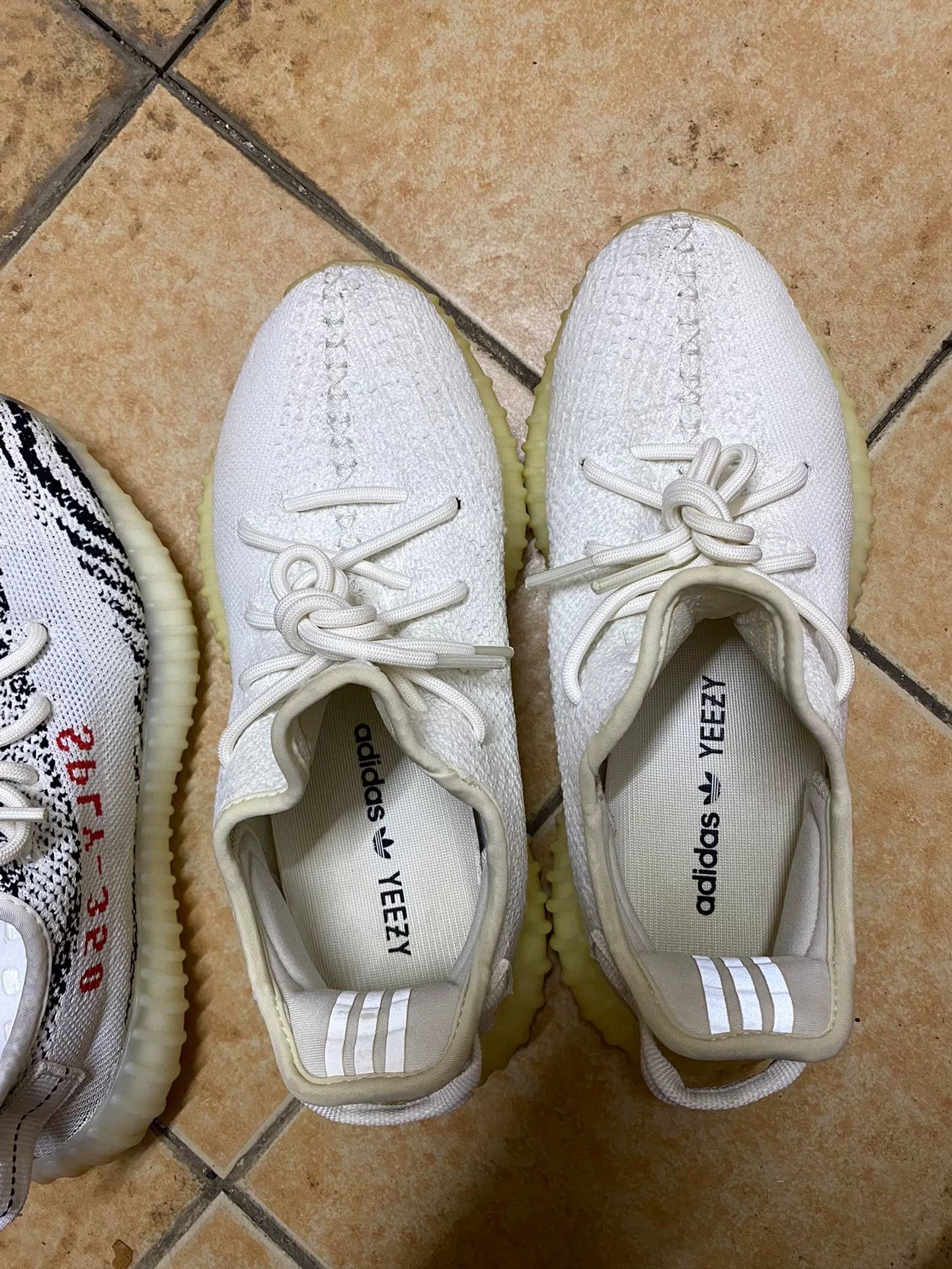 Adidas Adidas YEEZY350 White Lowtop Sneakers 40 Men Size US 7.5 / EU 40-41 - 6 Thumbnail