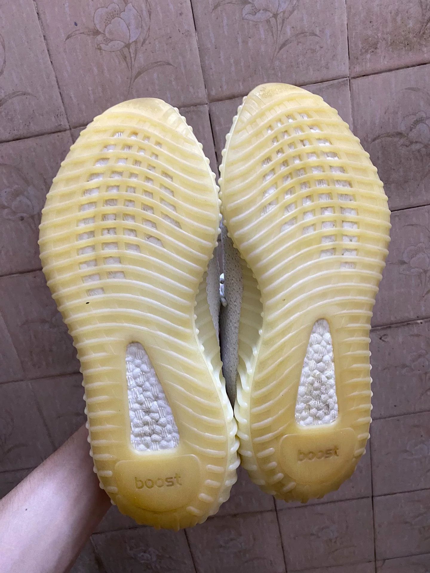 Adidas Adidas YEEZY350 White Lowtop Sneakers 40 Men Size US 7.5 / EU 40-41 - 5 Thumbnail