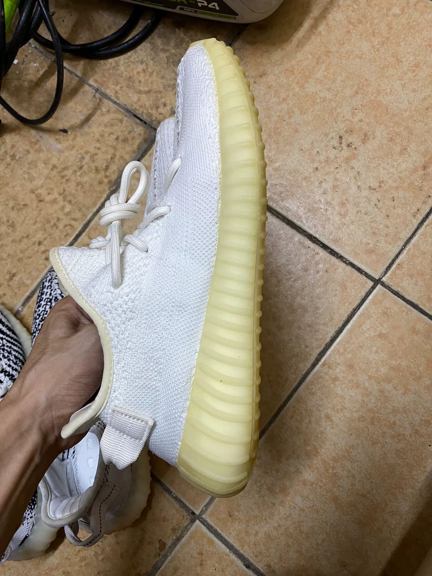 Adidas Adidas YEEZY350 White Lowtop Sneakers 40 Men Size US 7.5 / EU 40-41 - 4 Thumbnail