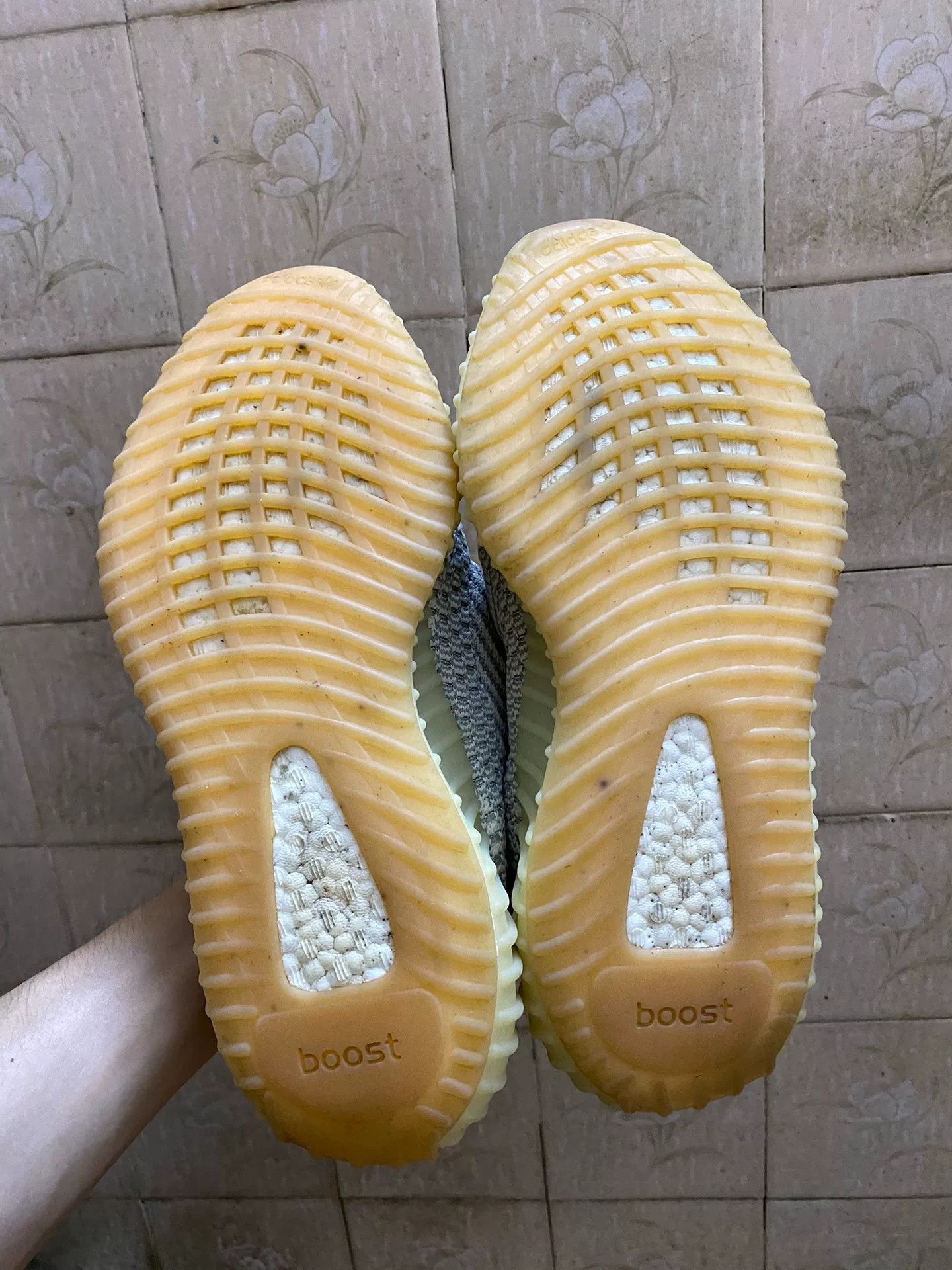 Adidas Adidas YEEZY350 Limited Yellow Lowtop Sneakers 41 Men Size US 8.5 / EU 41-42 - 4 Thumbnail