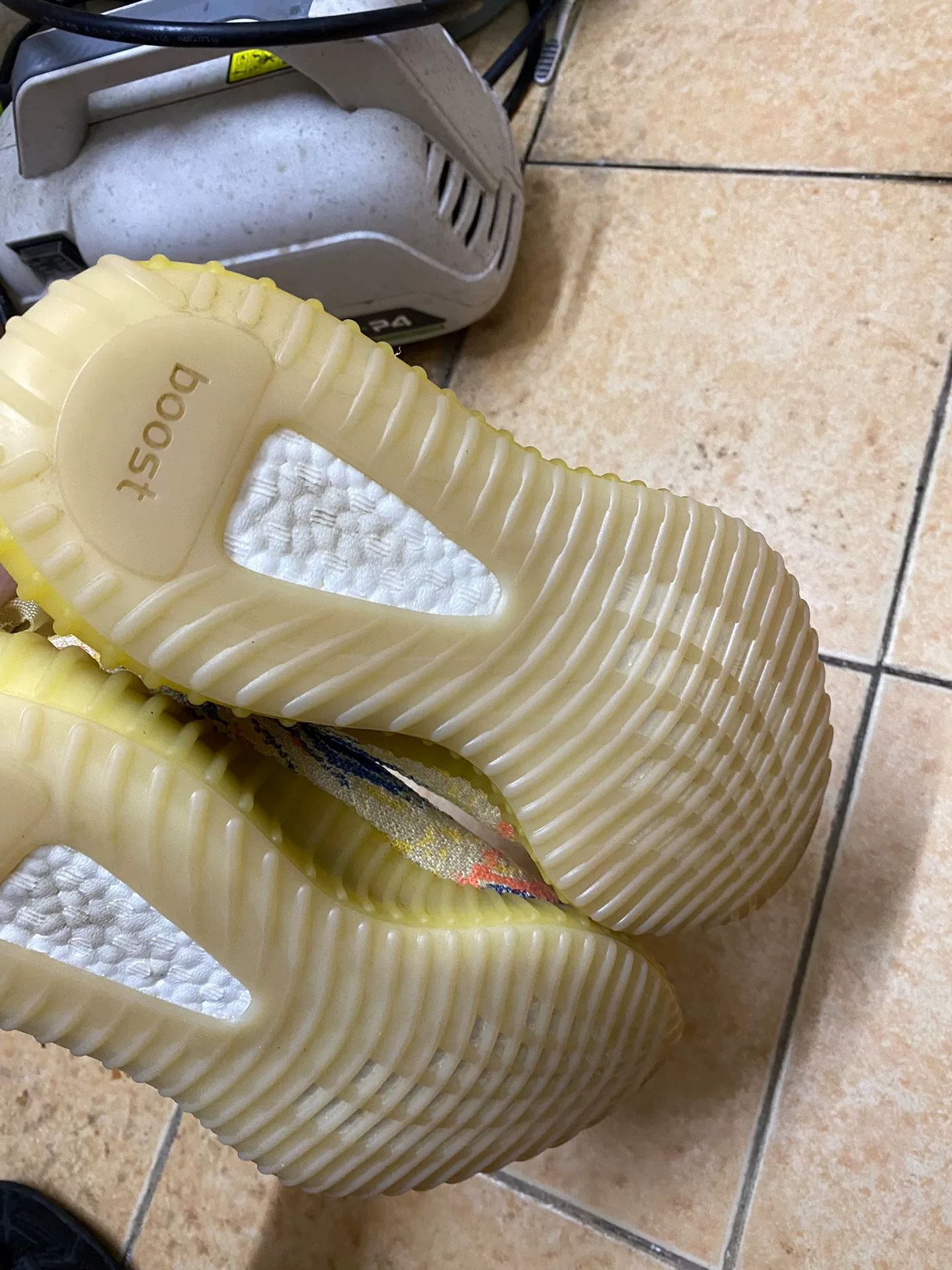 Adidas Adidas YEEZY350 Yellow Lowtop Sneakers 40 Men Size US 7.5 / EU 40-41 - 8 Thumbnail