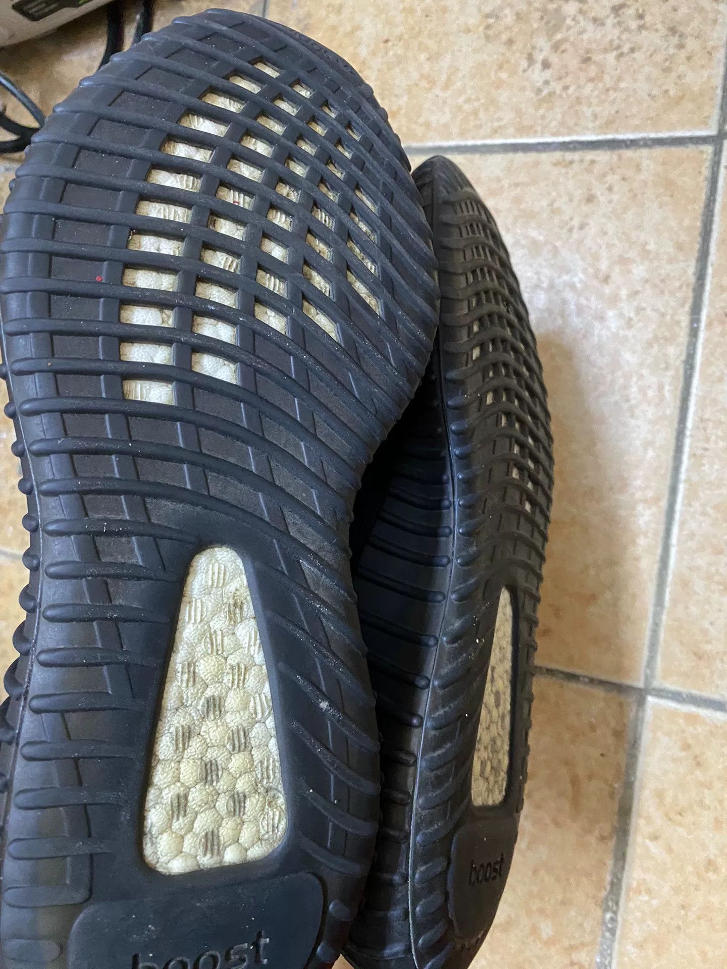 Adidas Adidas YEEZY350 Black Lowtop Sneakers 42 Men Size US 9 / EU 42 - 8 Thumbnail