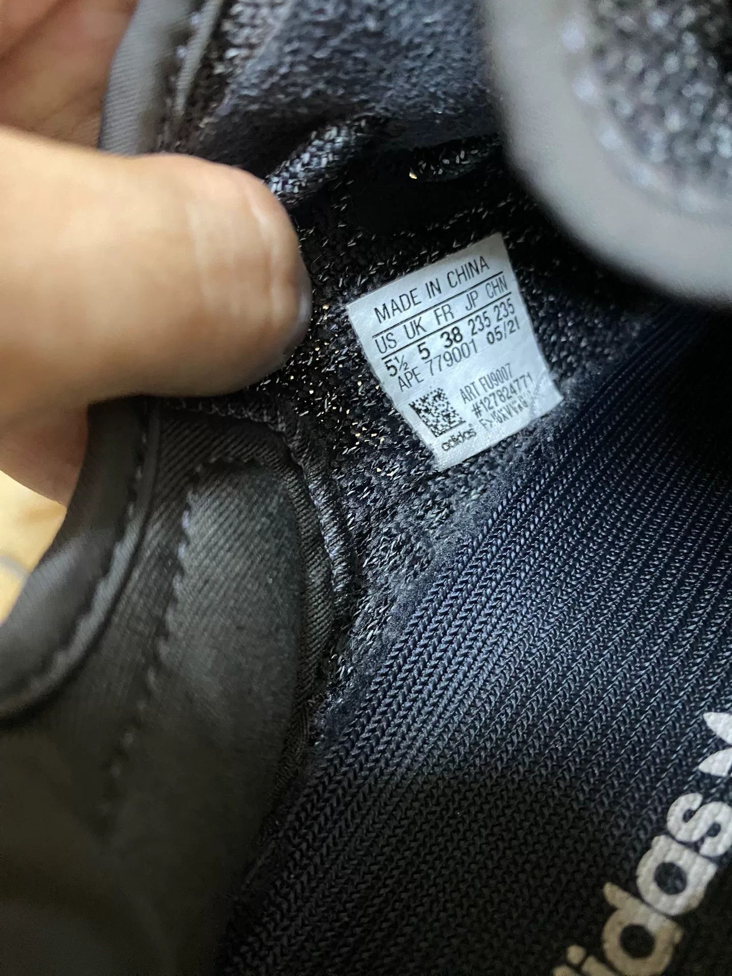 Yeezy Yeezy Black Lowtop Sneakers 38 Men Size US 6 / EU 39 - 5 Thumbnail