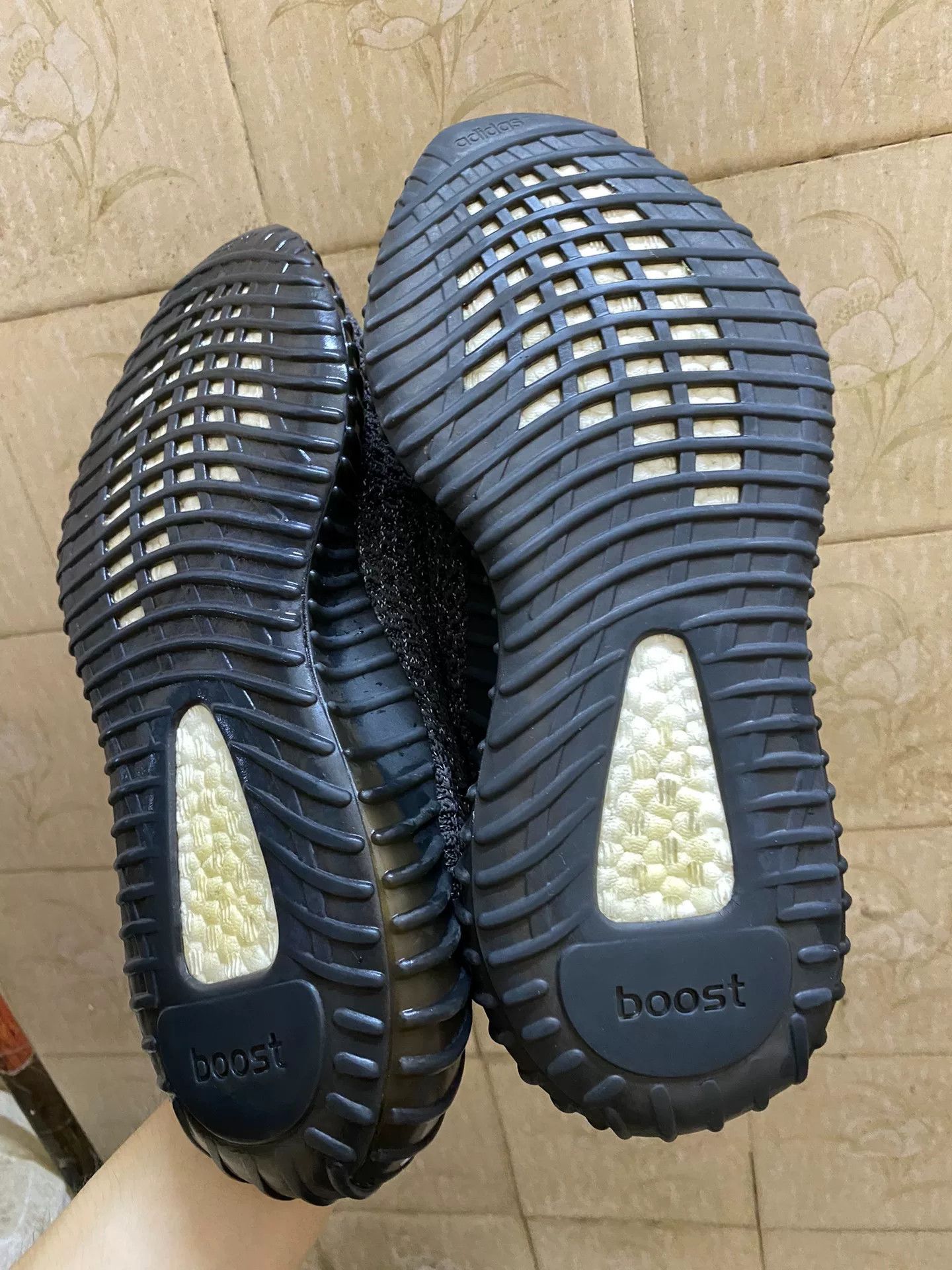 Yeezy Yeezy Black Lowtop Sneakers 38 Men Size US 6 / EU 39 - 9 Thumbnail