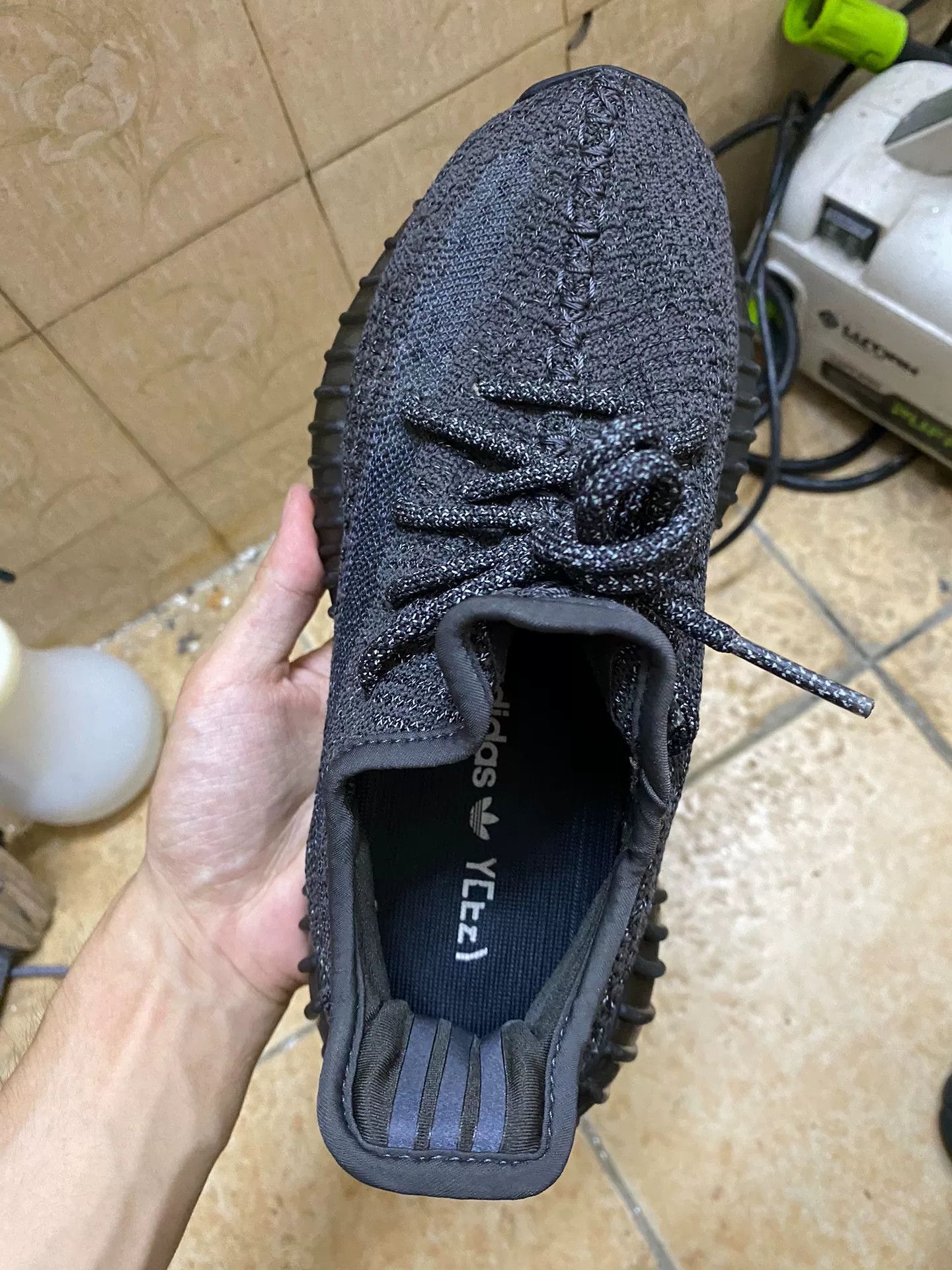 Yeezy Yeezy Black Lowtop Sneakers 38 Men Size US 6 / EU 39 - 7 Thumbnail
