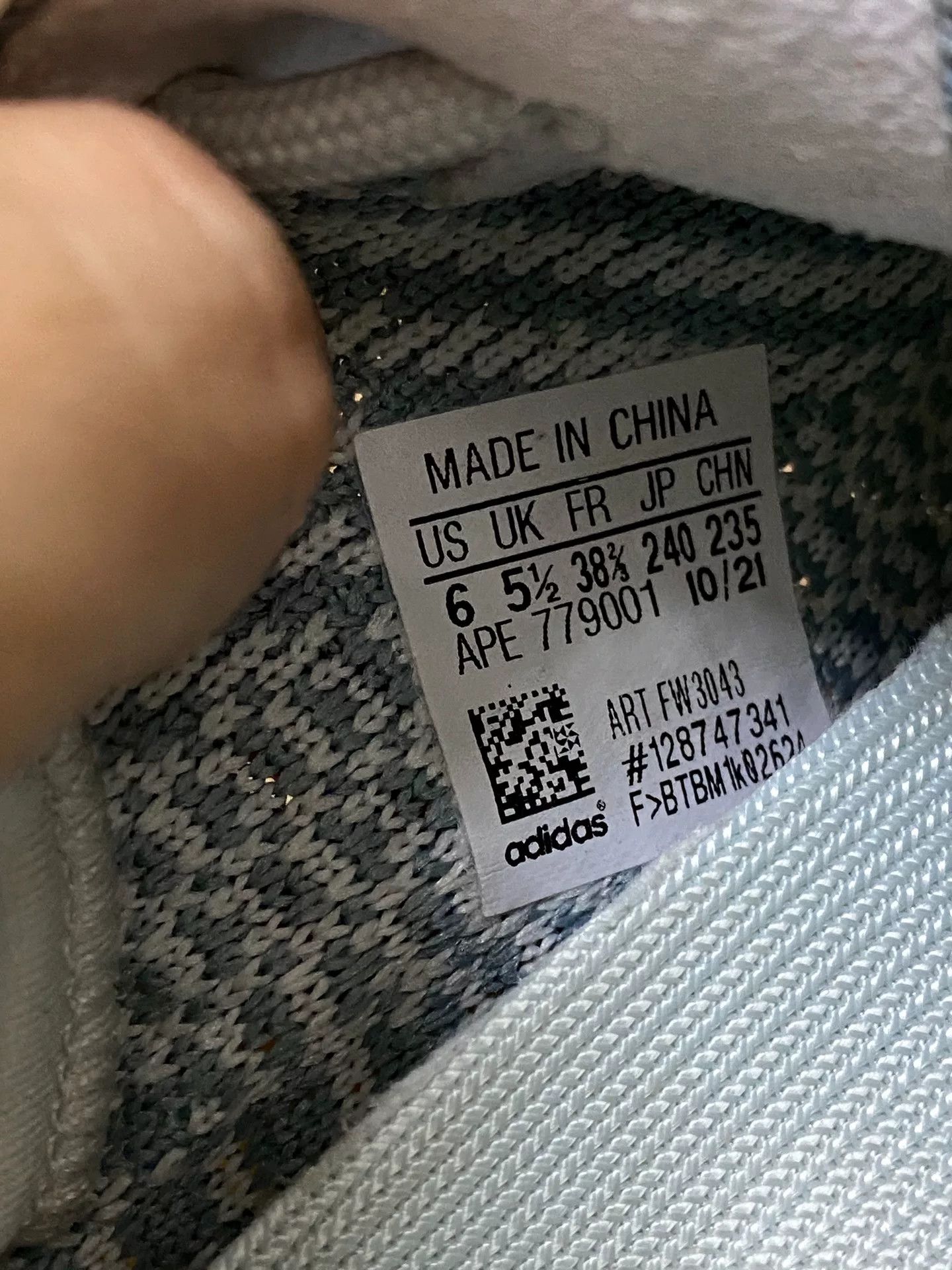 Adidas Adidas YEEZY350 White Lowtop Sneakers 38 Men Size US 6 / EU 39 - 4 Thumbnail