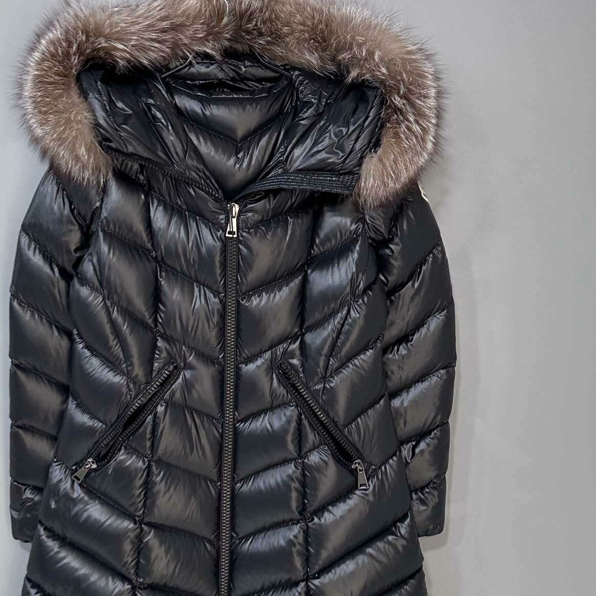 Moncler Moncler Down Down Jacket L Women Size L / US 10 / IT 46 - 2 Thumbnail