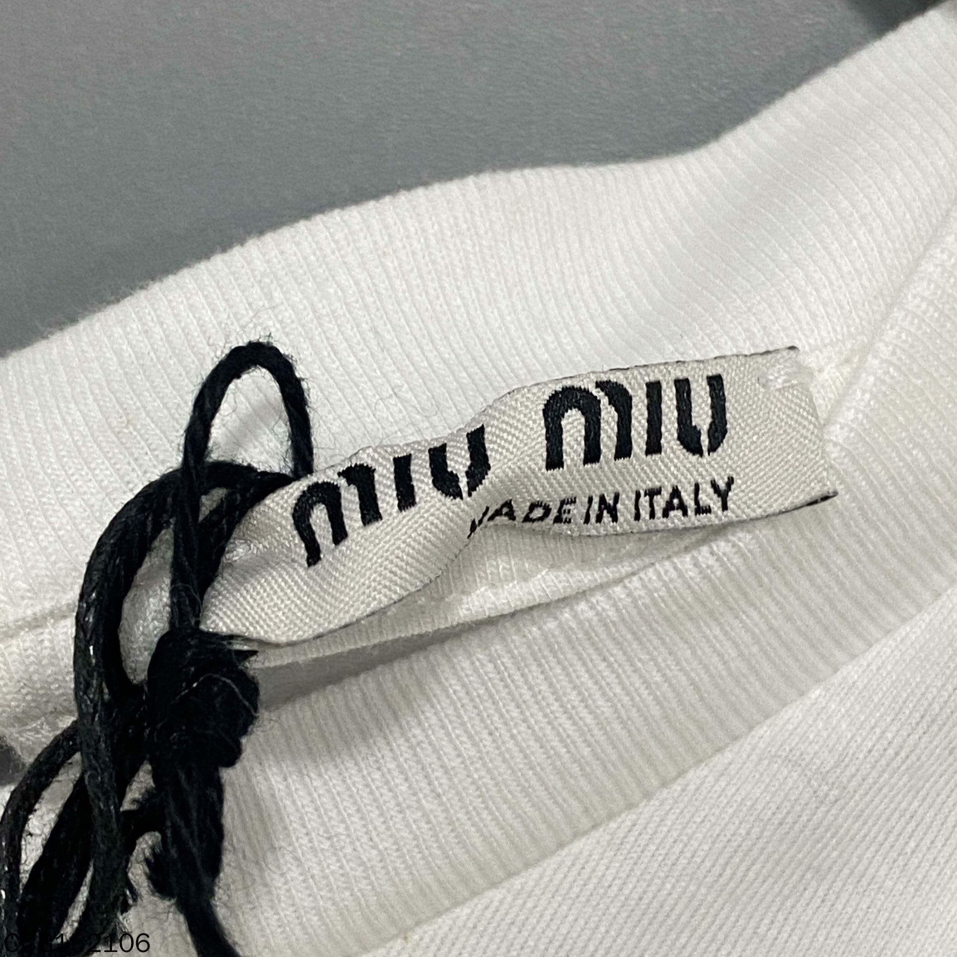 Miu Miu Miu Miu Retro White T-Shirt S Women Size S / US 4 / IT 40 - 5 Thumbnail