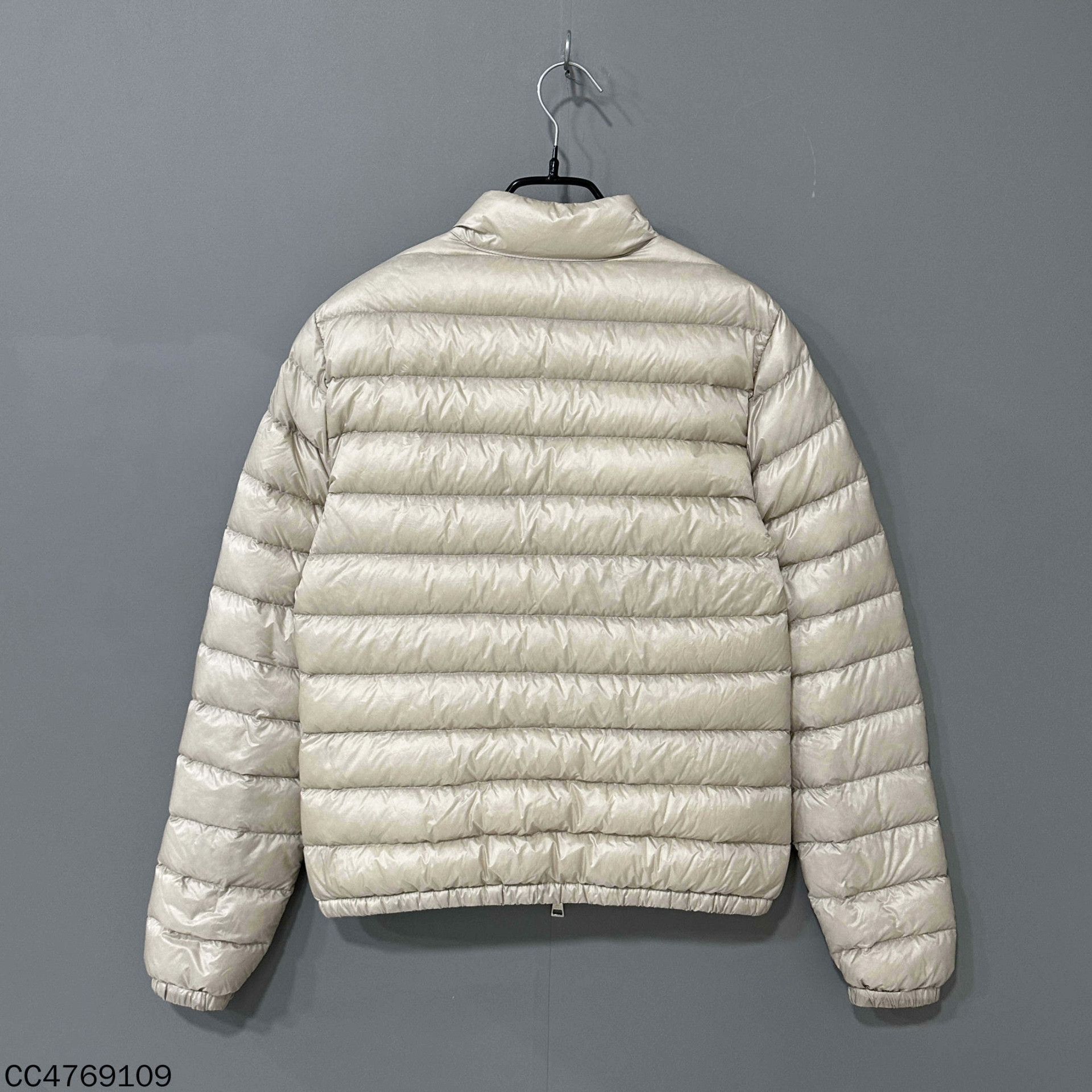 Moncler Moncler Down Down Jacket XS Women Size XS / US 0-2 / IT 36-38 - 3 Thumbnail
