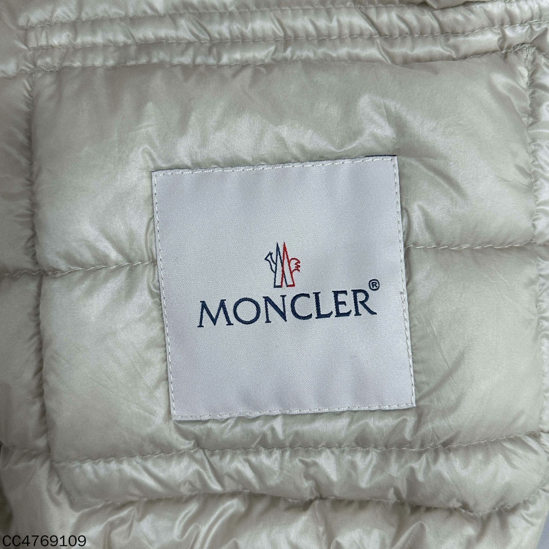 Moncler Moncler Down Down Jacket XS Women Size XS / US 0-2 / IT 36-38 - 6 Thumbnail