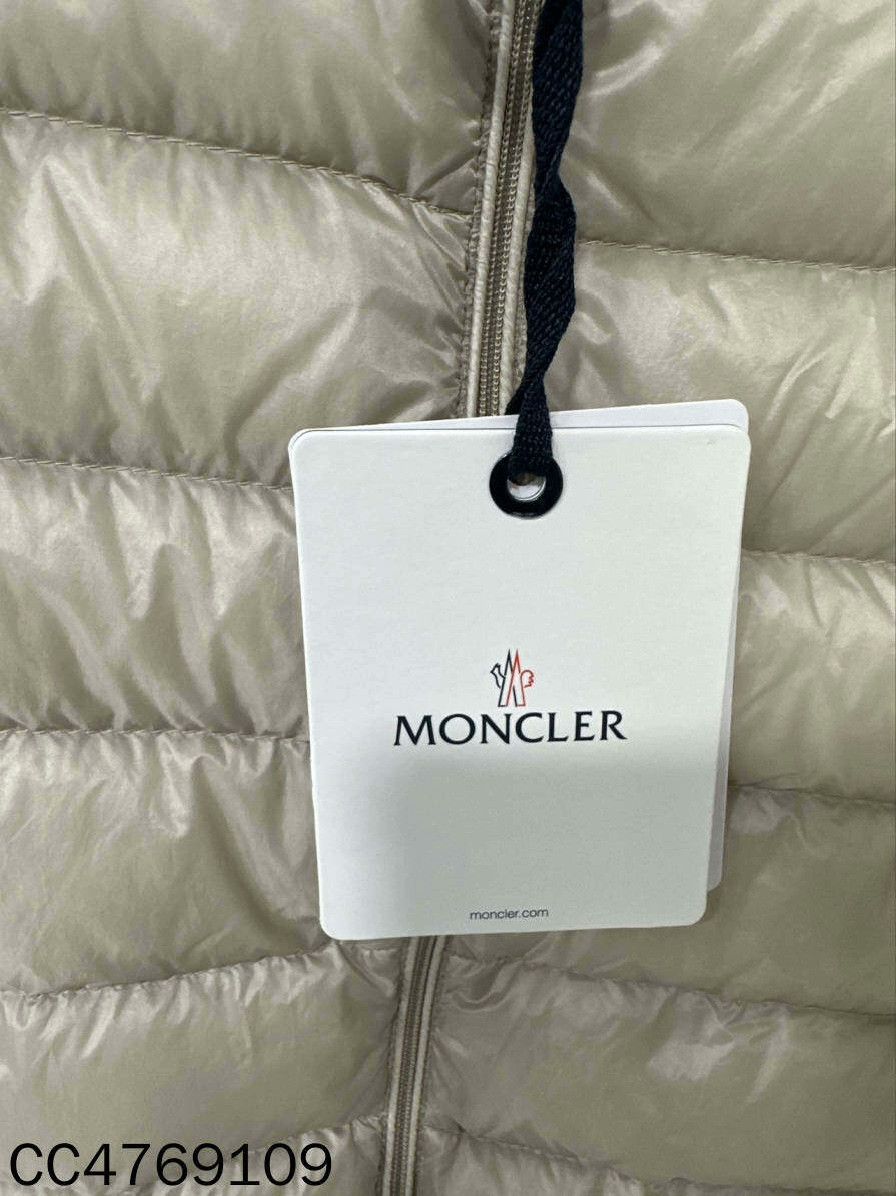 Moncler Moncler Down Down Jacket XS Women Size XS / US 0-2 / IT 36-38 - 7 Thumbnail