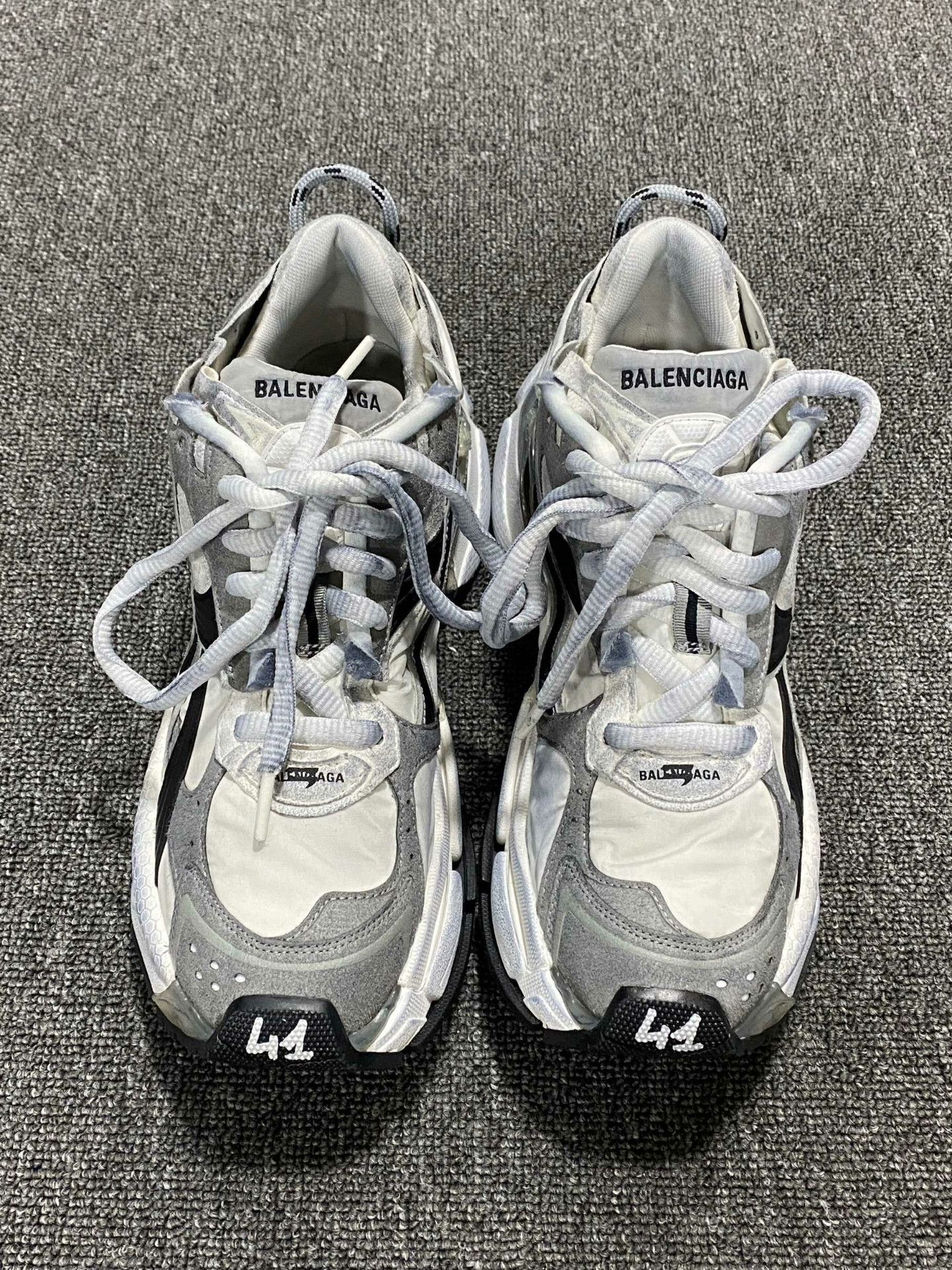 Balenciaga Balenciaga Running Gray Lowtop Sneakers 8.5 Men Size US 8.5 / EU 41-42 - 2 Thumbnail