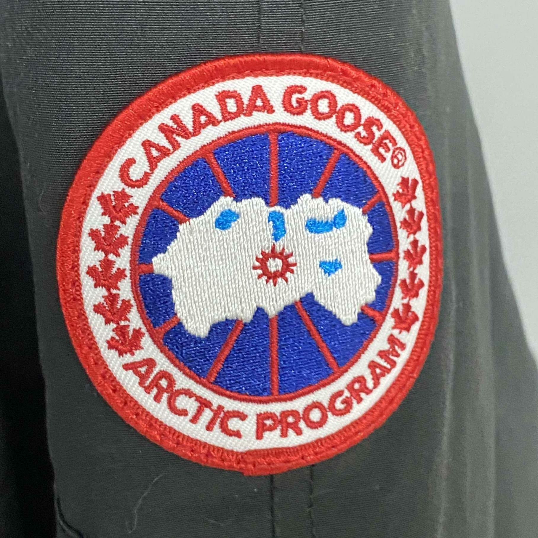 Canada Goose Canada Goose Down Black Heavy Coat l Men Size US L / EU 52-54 / 3 - 4 Thumbnail