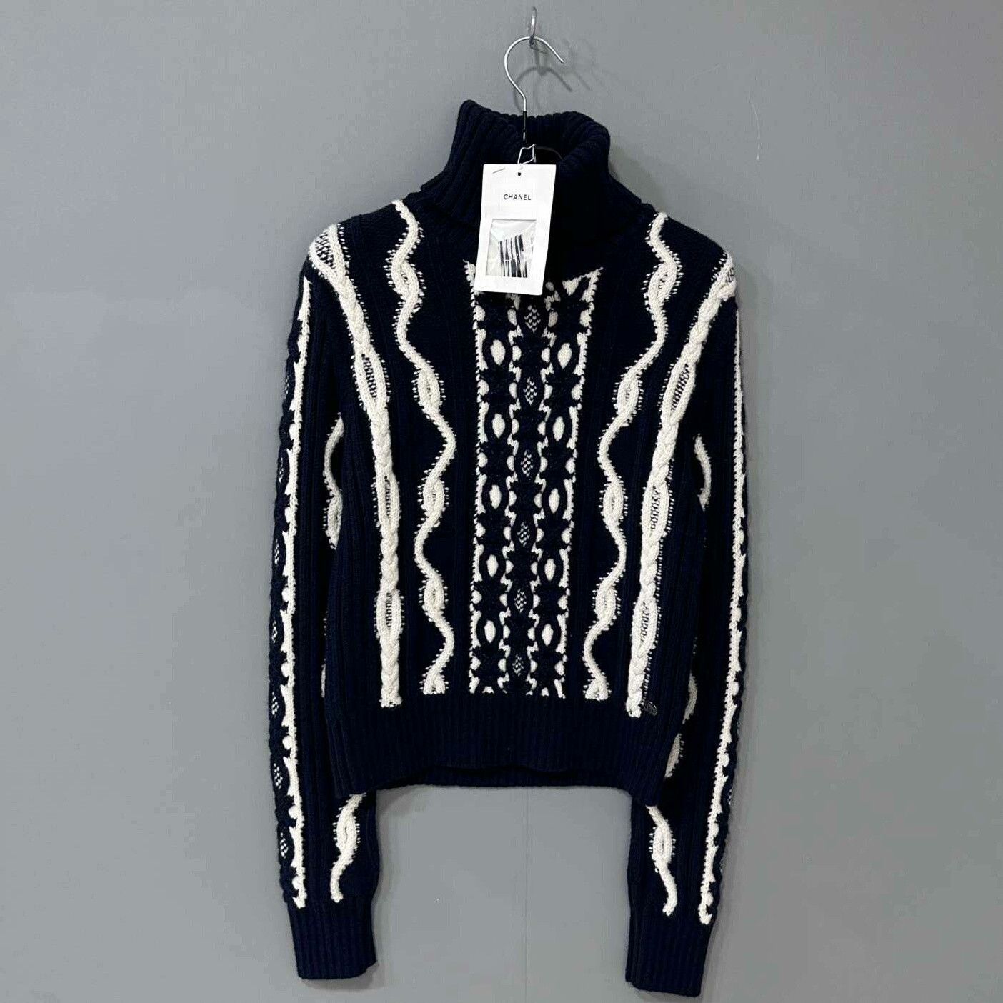 Chanel Chanel Knit Blue Sweater M Women Size M / US 6-8 / IT 42-44 - 3 Thumbnail