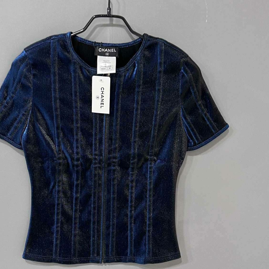 Chanel Chanel Glow T-Shirt M Women Size M / US 6-8 / IT 42-44 - 2 Thumbnail