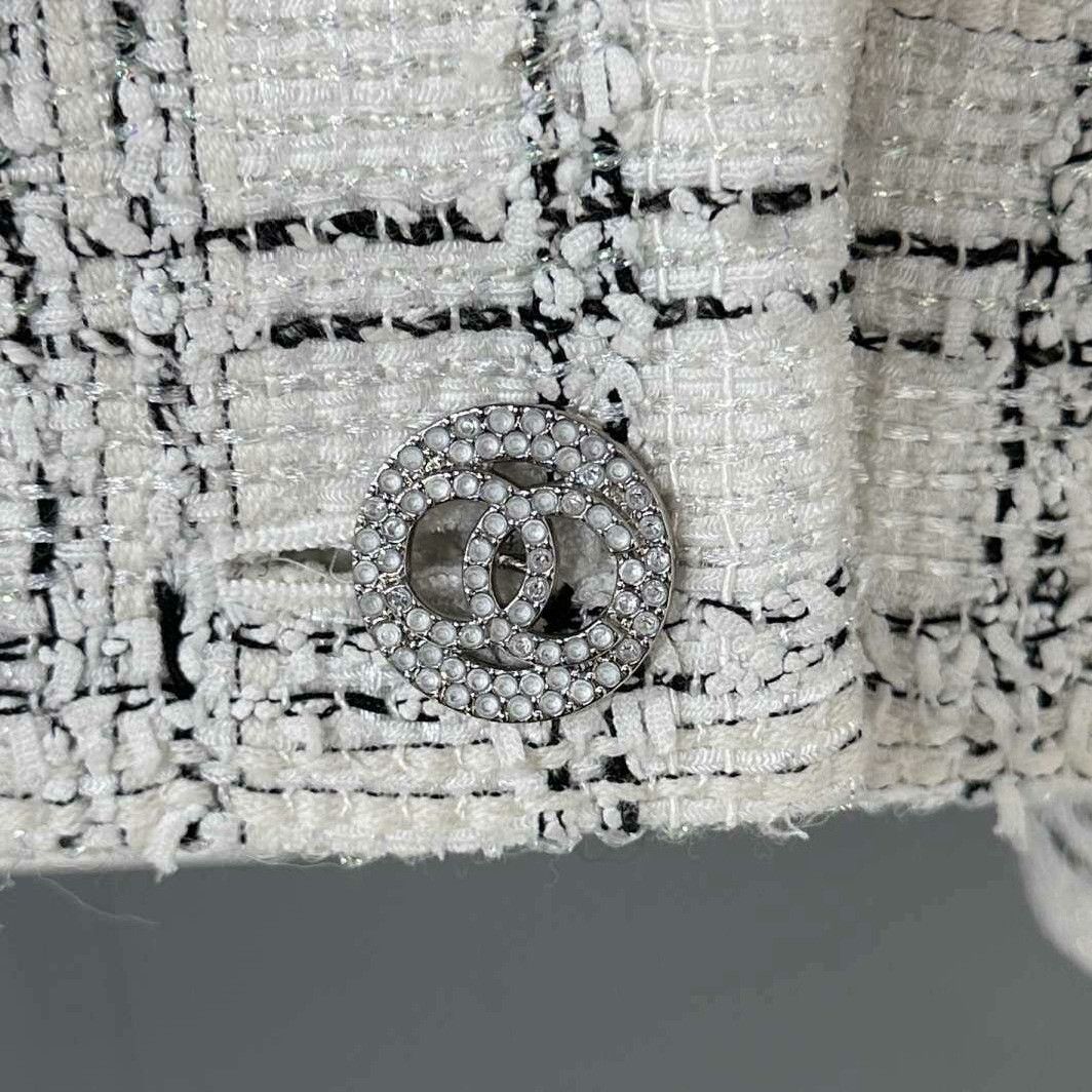 Chanel Chanel Plaid Cropped White Jacket S Women Size S / US 4 / IT 40 - 5 Thumbnail