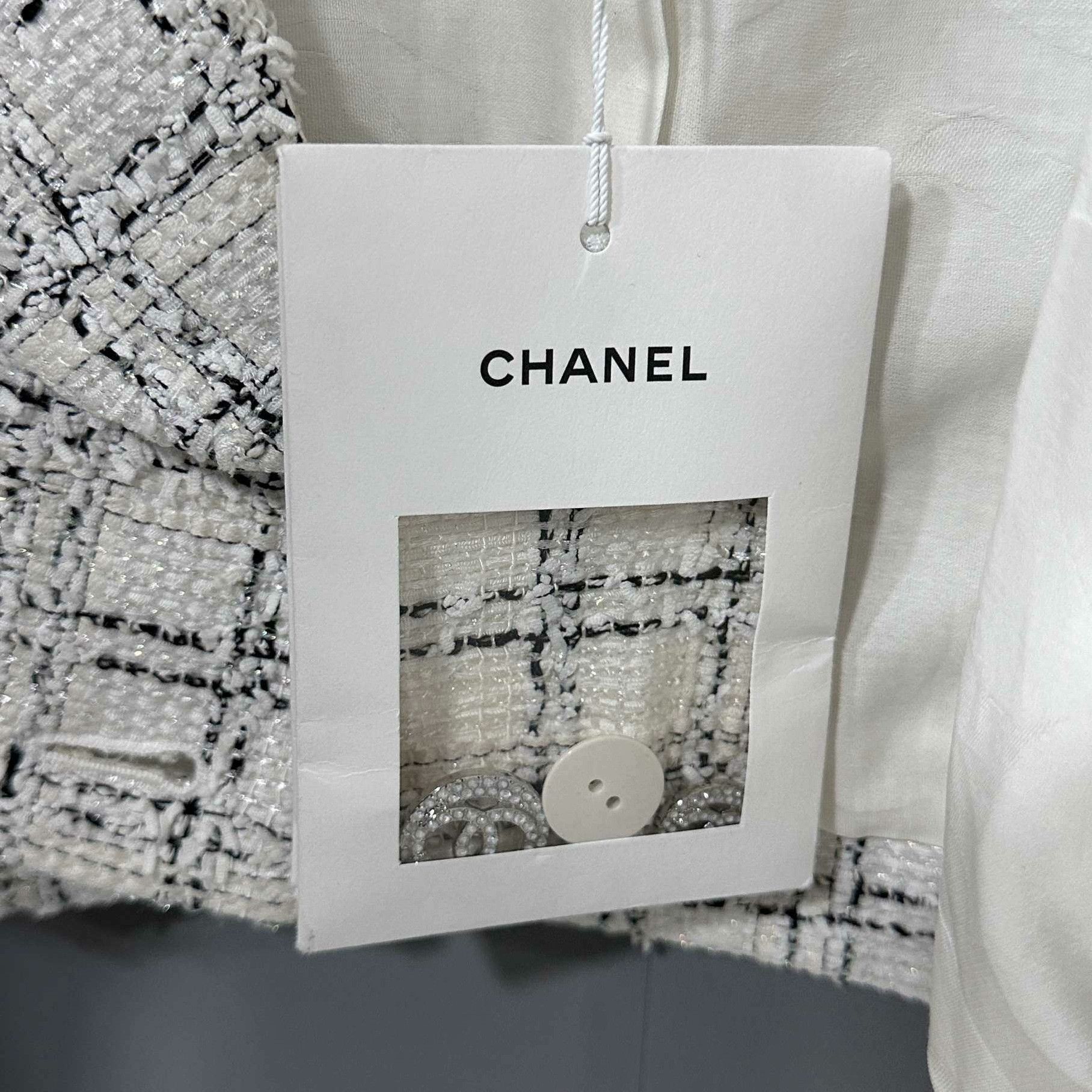 Chanel Chanel Plaid Cropped White Jacket S Women Size S / US 4 / IT 40 - 4 Thumbnail