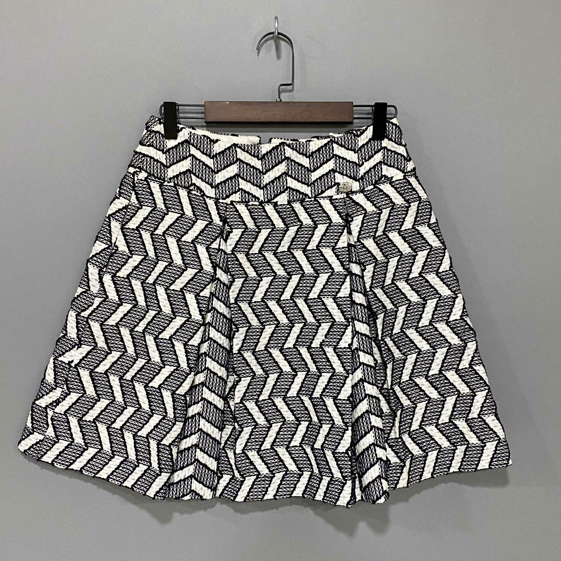 Chanel Chanel Knit Black Skirt 36 Women Size 36" / US 14 / IT 50 - 3 Thumbnail